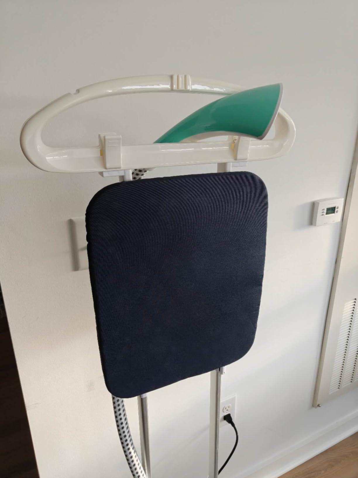 Steamer for Clothes, 2000W Standing Garment Steamer with 10 Steam Levels, 2.7L Water Tank for 90 Mins Continuous Steaming, 2-in-1 Flat & Hanging Ironing (Pearl Gold) customer photo 1