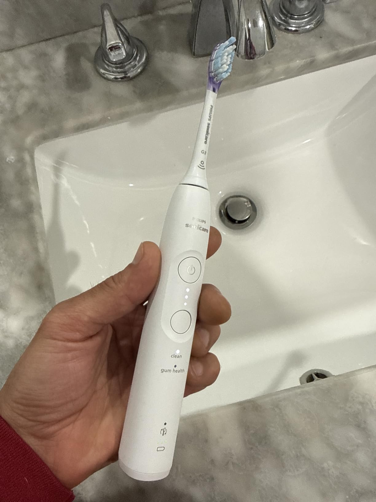 Philips Sonicare 5950 Series Electric Toothbrush, with Pressure Sensor, for Sensitive Gums, 6 Brushing Settings, SmarTimer, BrushPacer, 21-Day Runtime, Travel Case, Black, HX7131/03 customer photo 2