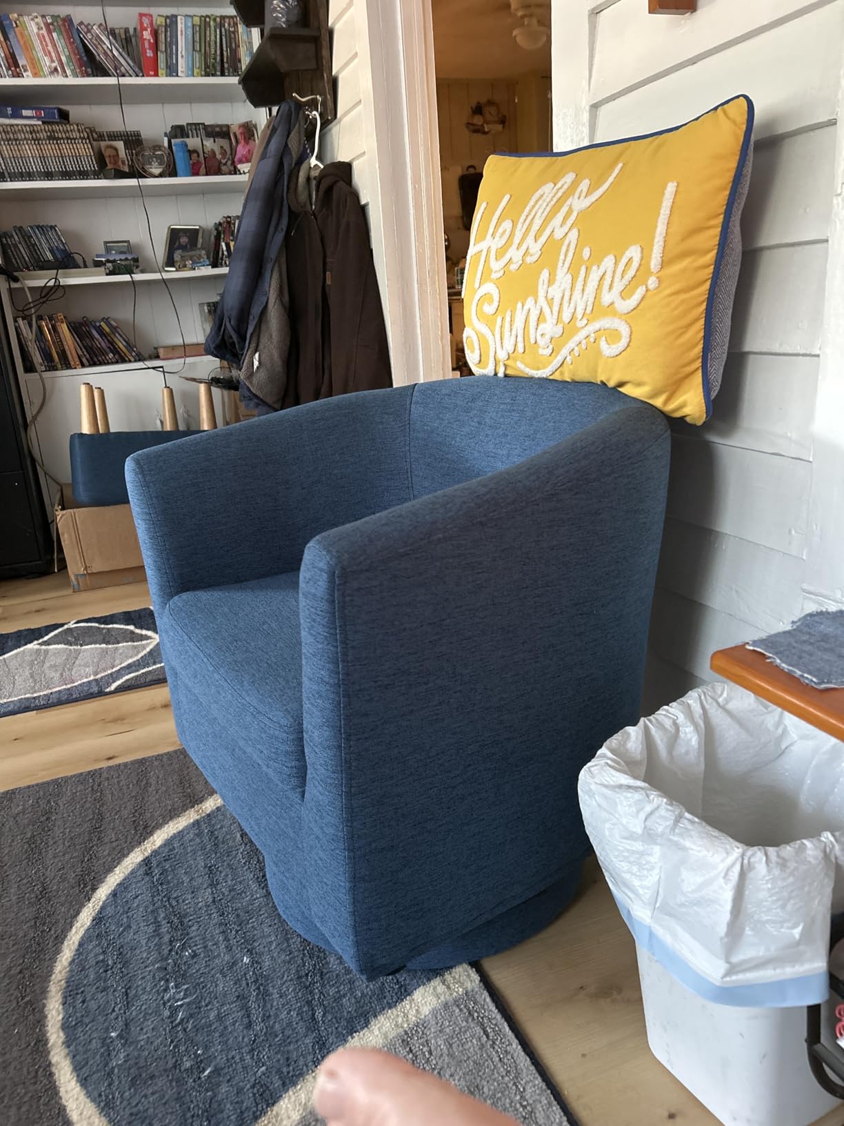 DAZONE White Swivel Accent Chair with Ottoman, Modern Barrel Living Room Chair with 360 Degree Swivel Base, Upholstered Armchair for Bedroom, Reading, Small Spaces customer photo 1