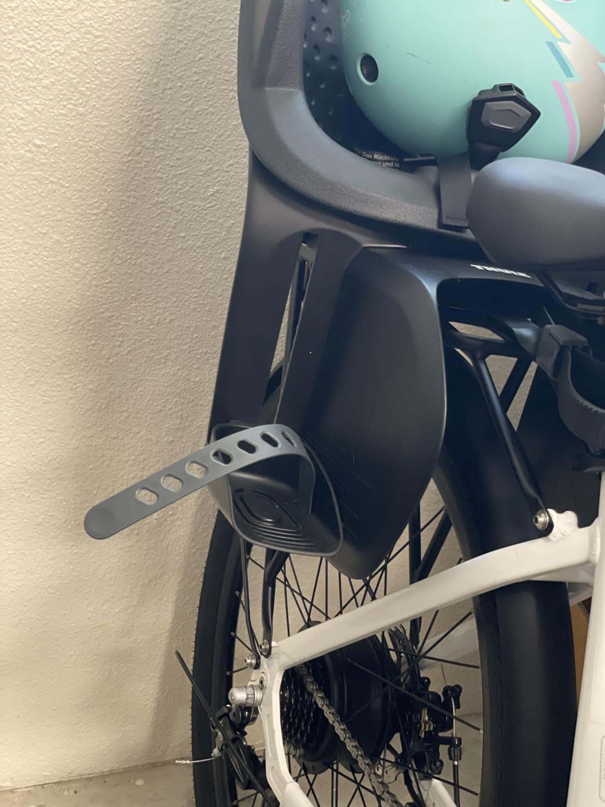 Thule Yepp 2 Mounted Child Bike seat, Adjustable footrests, 5-Point Harness and Easy to Mount Design customer photo 2