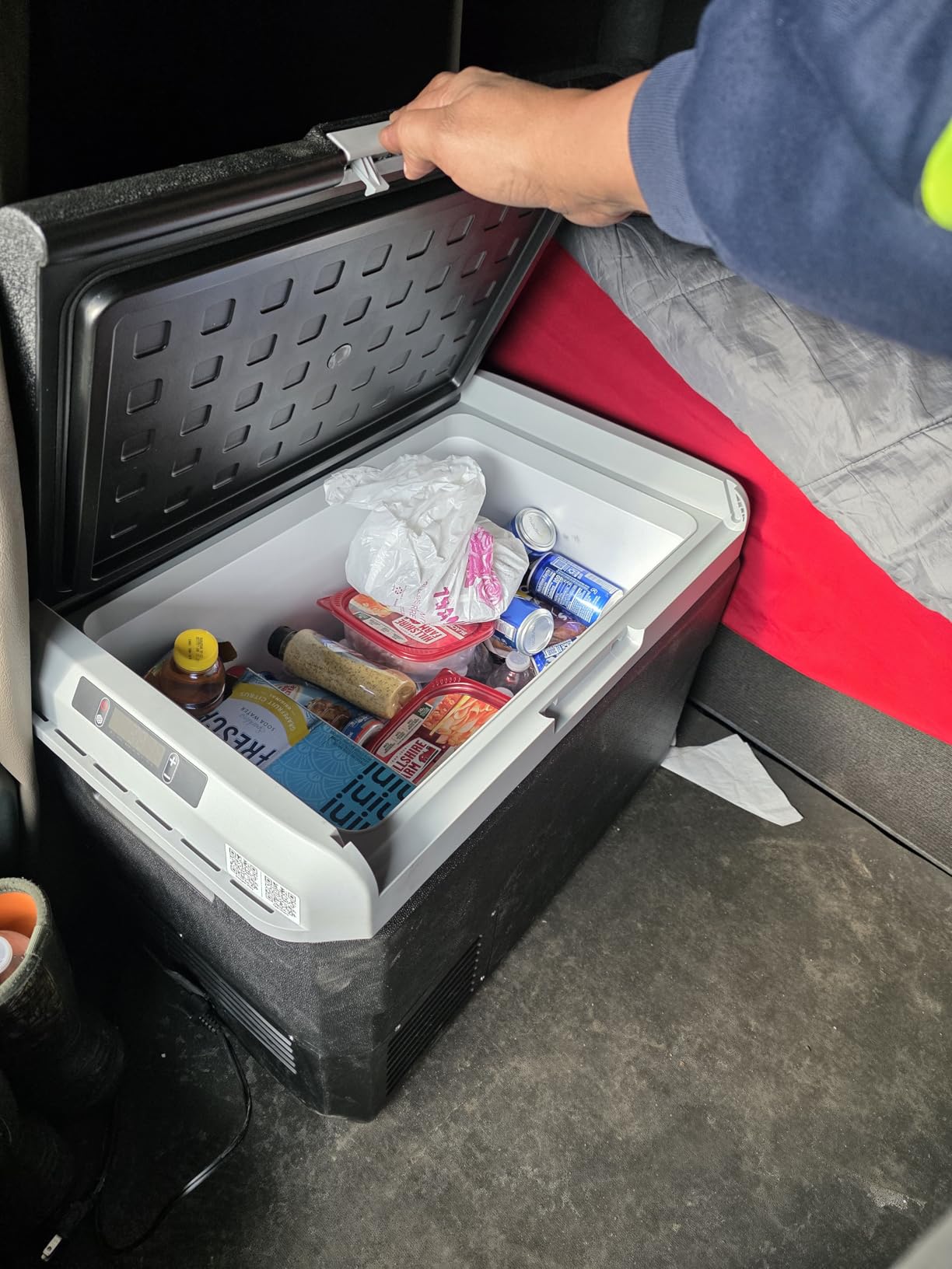 VEVOR 12V Car Refrigerator 10 QT, Portable Mini Freezer with APP Control, -4°F to 68°F, 12/24V DC & 110-220V AC Compressor Cooler for Travel, Camping, Home, Road Trip customer photo 1