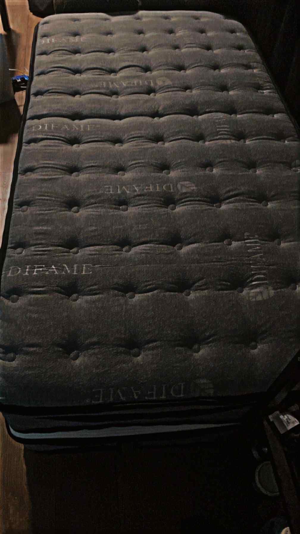 King Mattress 12 Inch, Hotel Luxury Hybrid King Size Mattress In A Box, Extra Enhanced Support, Relieve Back & Waist Pain, Cooling Sleep, Fiberglass-Free, CertiPUR-US, 365-Night Trial, Medium Firm customer photo 2