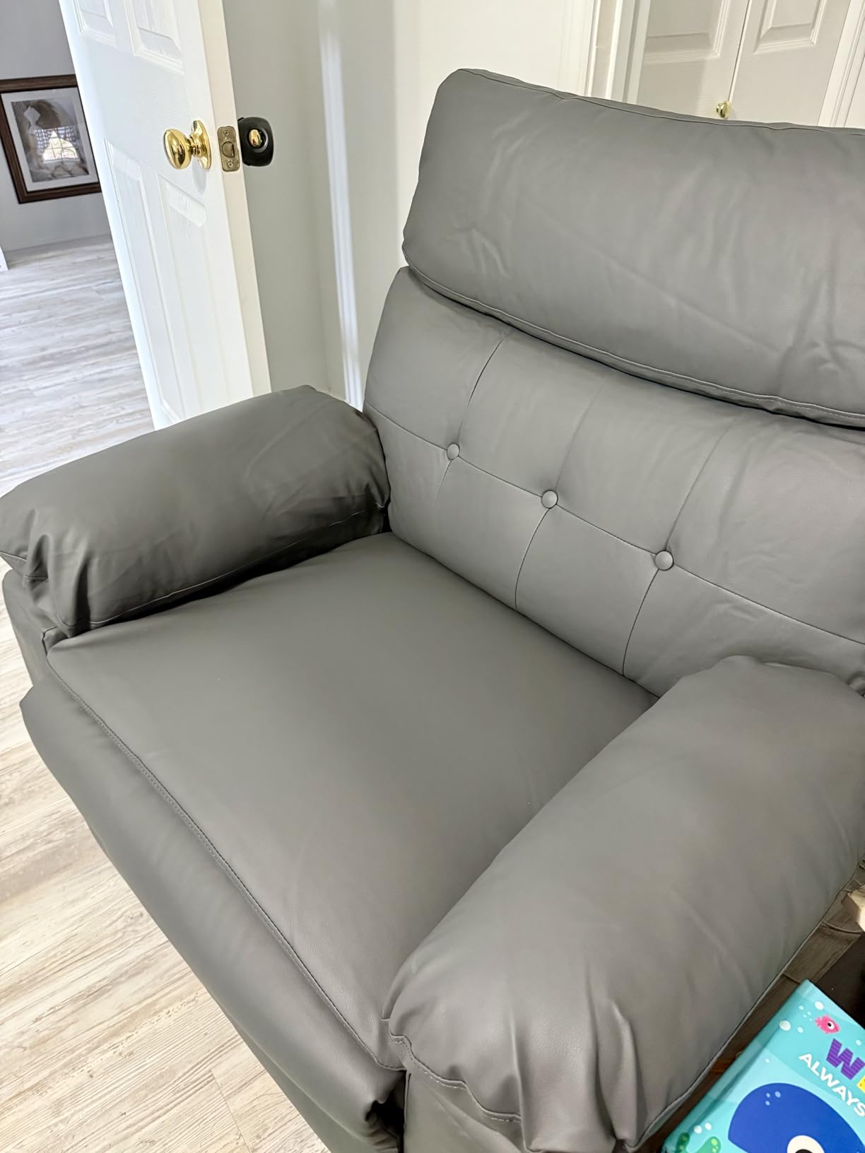 GarveeHome Leather Recliner Chair - Heat and Massage, Swivel Rocker Manual Recliner for Adults, Lazy Rocking Chair with Comfort Arms and Back Single Sofa for Living Room customer photo 1
