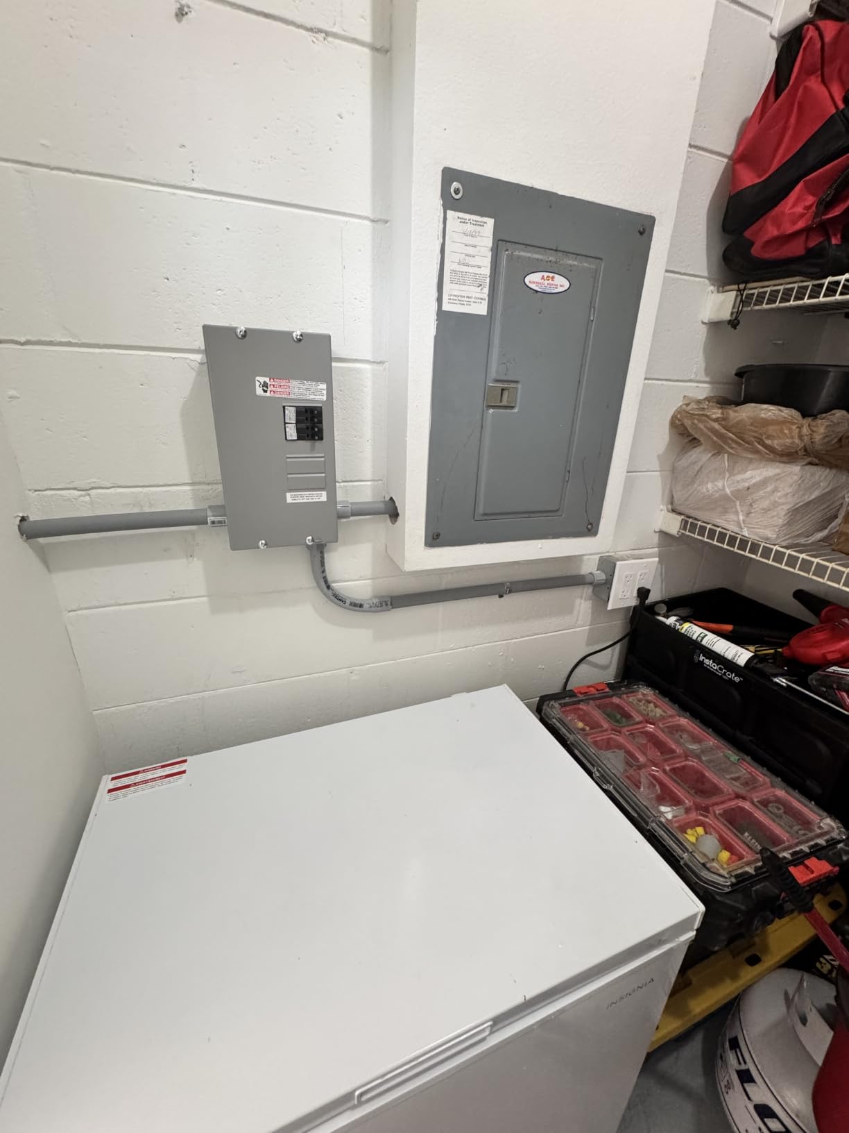 Siemens E0408ML1125SU 4 Space, 8 Circuit, 125-Amp, Main Lug, Surface Mount, Indoor Load Center customer photo 1