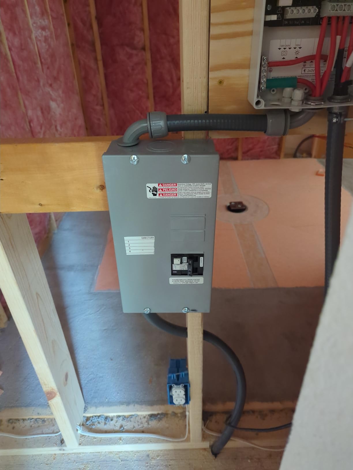 Siemens E0408ML1125SU 4 Space, 8 Circuit, 125-Amp, Main Lug, Surface Mount, Indoor Load Center customer photo 2