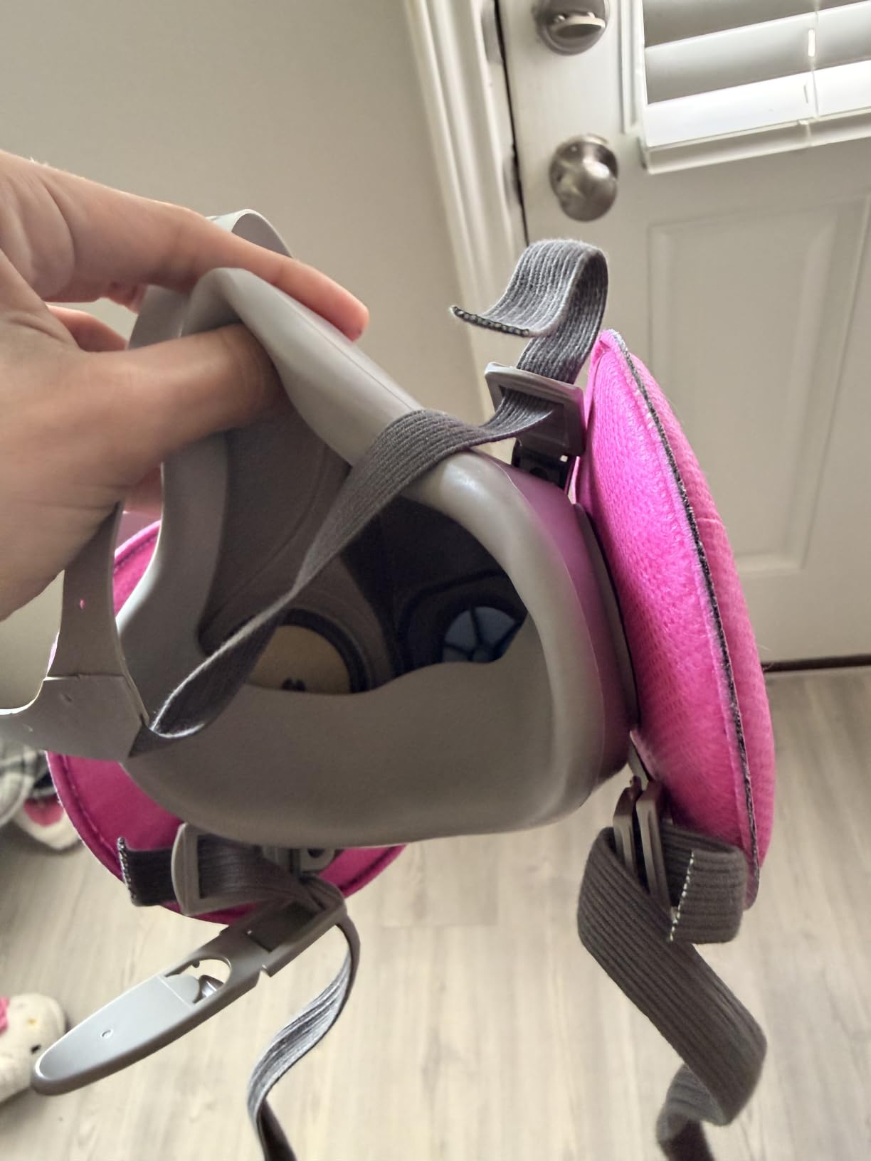 3M P100 Performance Mold & Lead Paint Removal Respirator, Medium Size, NIOSH-APPROVED P100 Rated Filter, Carbon Layer Helps Reduce Odor Nuisance, Lightweight, Adjustable Head Straps (6297P1-DC) customer photo 1