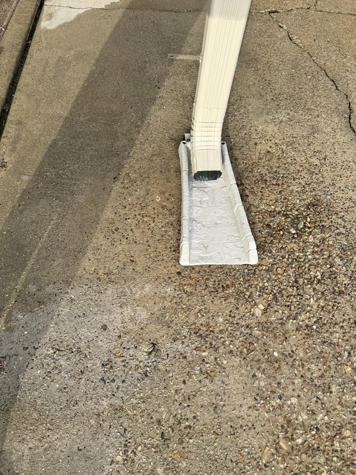 Suncast Easy Assembly Outdoor Decorative Poly Composite Rain Gutter Downspout Splash Block Effective in Any Type of Weather, Stone Light Taupe customer photo 1