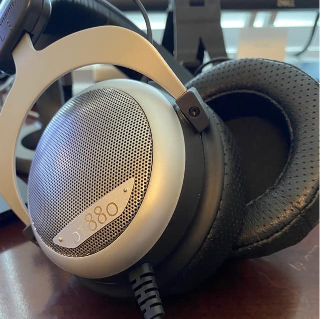 beyerdynamic DT 880 Premium Edition 32 Ohm Over-Ear-Stereo Headphones, Semi-Open Design, Wired customer photo 2
