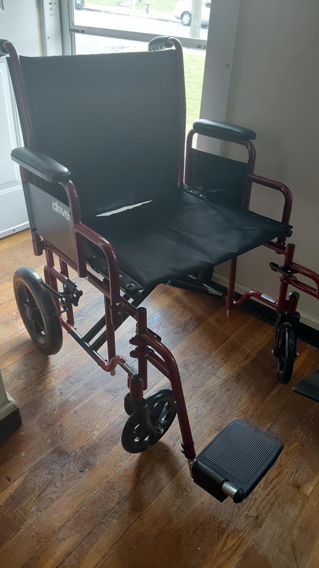 Drive Medical Bariatric Heavy Duty Transport Wheelchair | Swing-Away Footrest with 20-Inch seat | Red customer photo 1