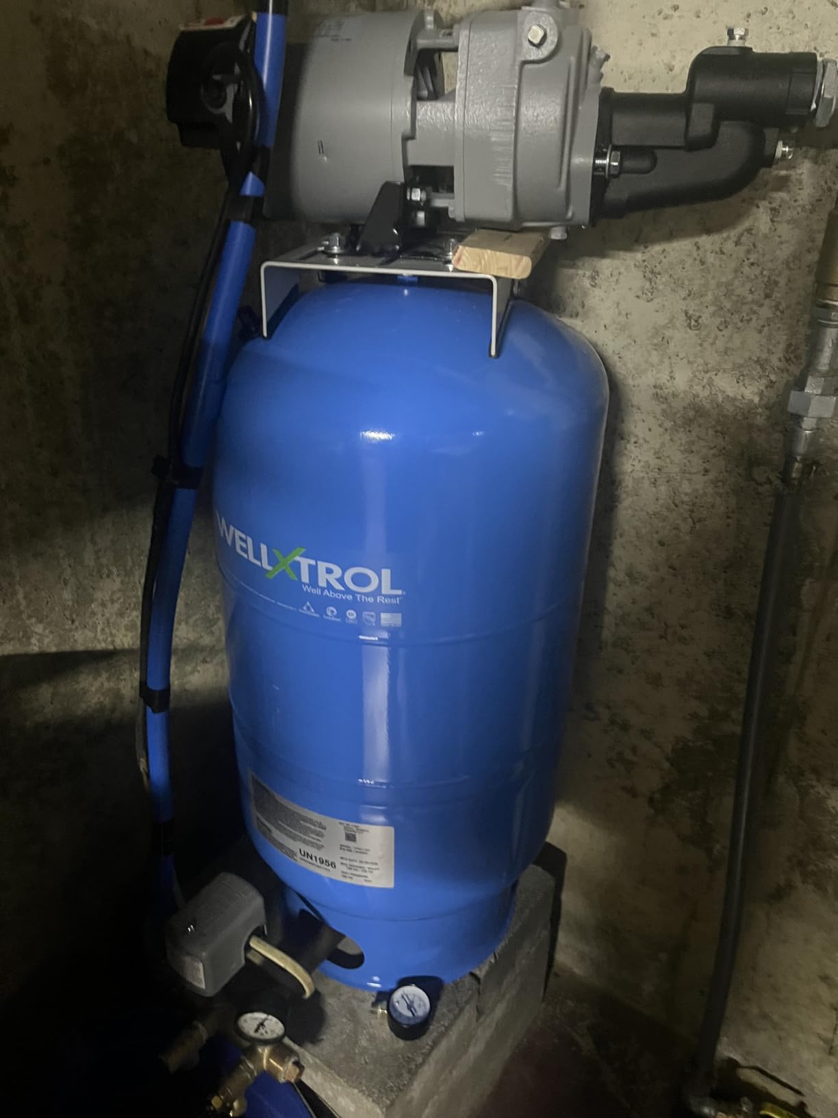 Amtrol WX-202 Well Pressure Tank customer photo 1