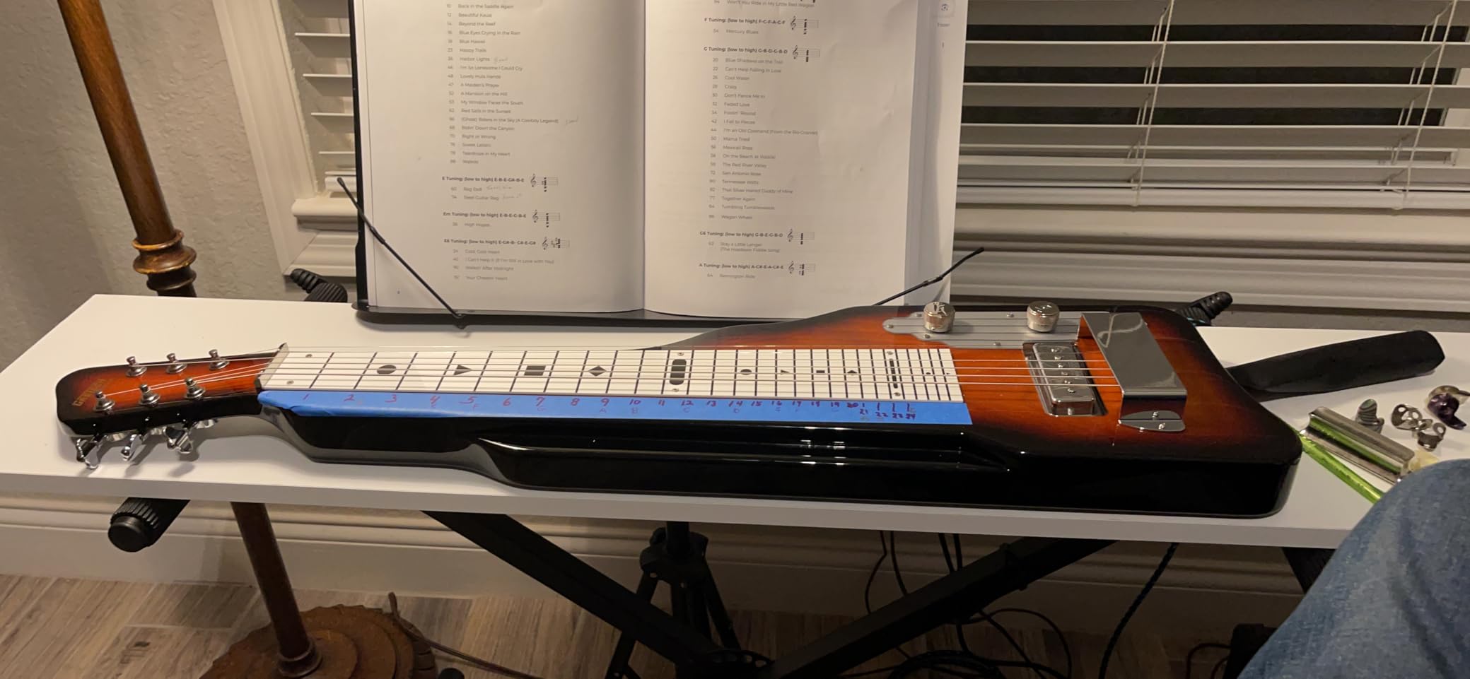 G5700 Electromatic Lap Steel with White Plastic Fretboard - Tobacco customer photo 1