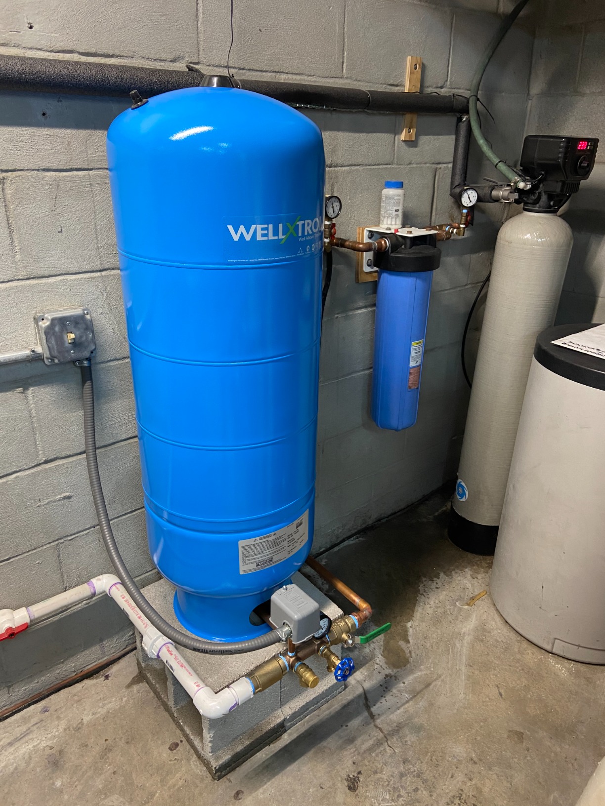 Amtrol WX-203 Well-X-Trol Stand Well Water Tank customer photo 1