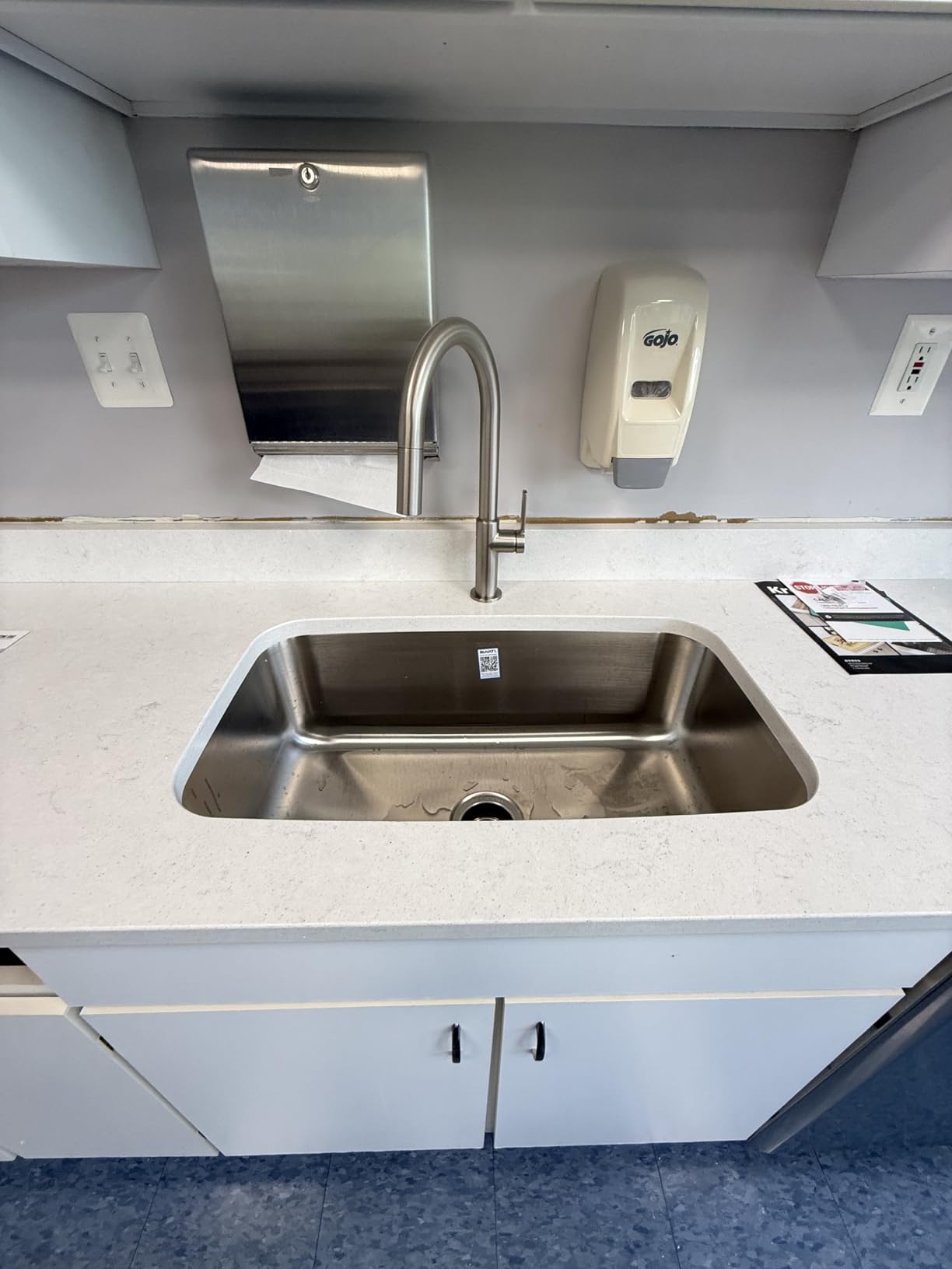 Ruvati 15 x 18 inch Undermount Bar Sink - 16 Gauge Stainless Steel Bar Prep Sink with Brushed Finish hides scratches - Easy-to-Clean Undermount Sink - RVM4110 customer photo 1