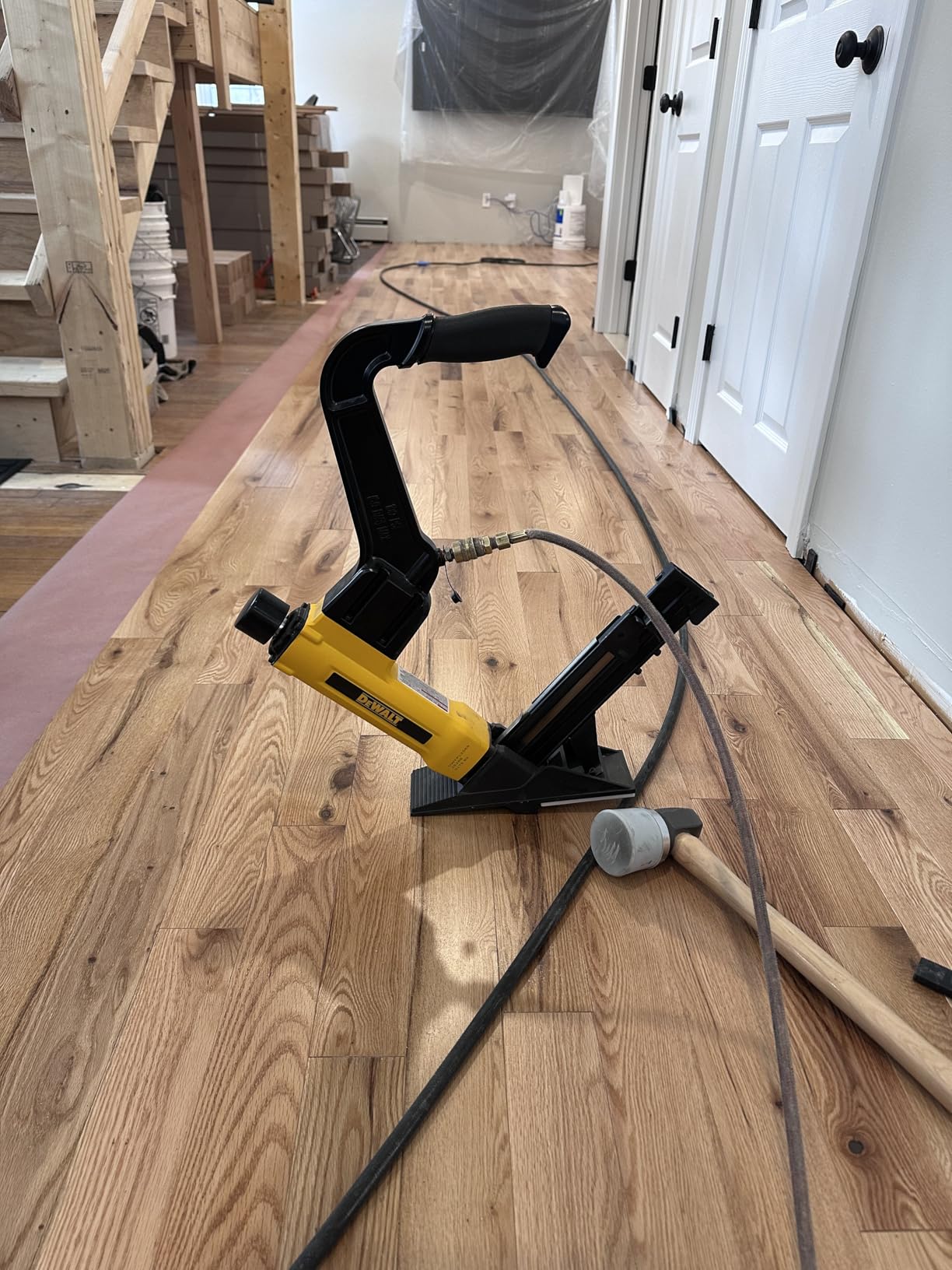 DEWALT Flooring Stapler, 2-in-1 Tool (DWFP12569) customer photo 1