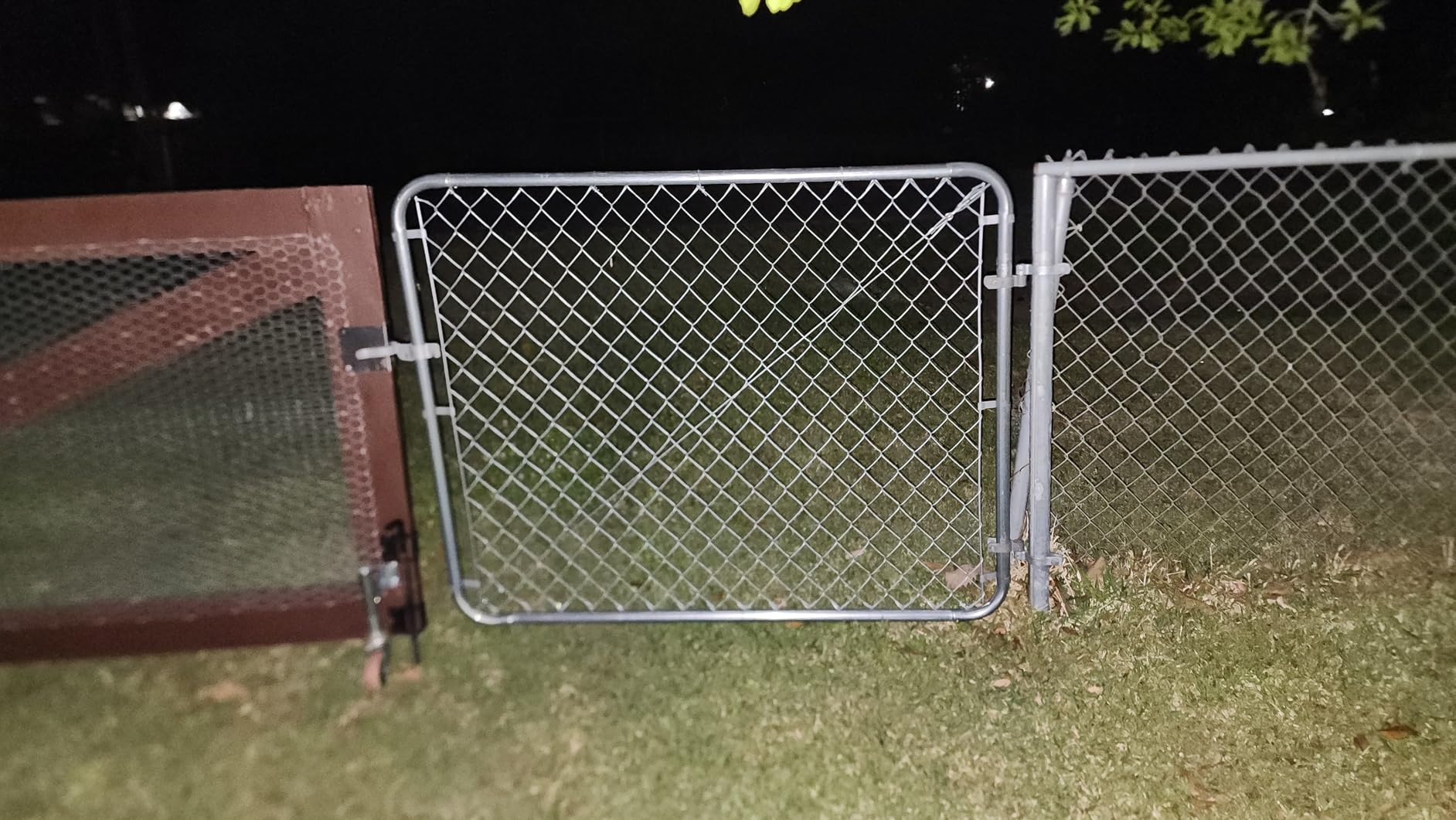 Adjust-A-Gate Chain Link Walk Gate Kit, Fits 24-72 in. Openings & Up to 4 ft., Round Corner Frame, Gray - Heavy-Duty Outdoor Reinforcement & Accessories for Gates and Fences customer photo 1