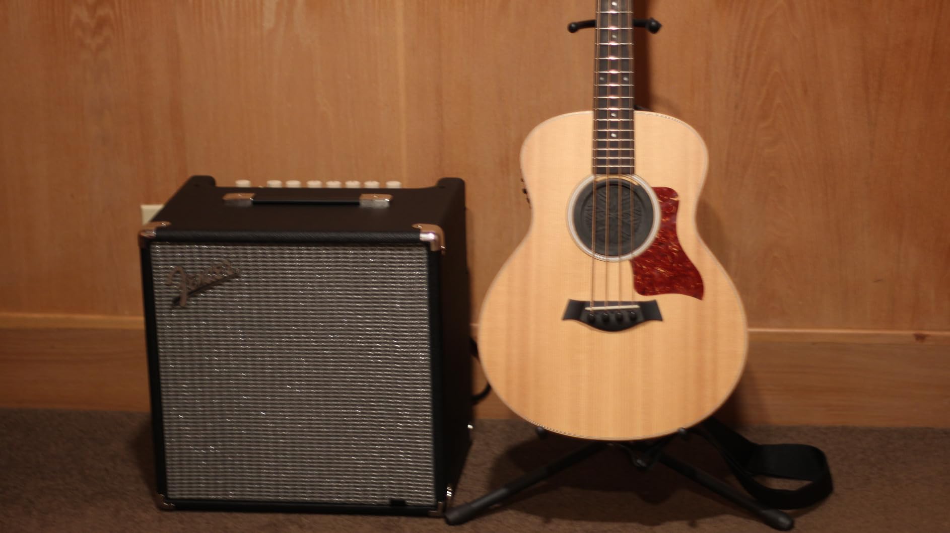 Fender Rumble 40 V3 Bass Amp for Bass Guitar, 40 Watts, with Overdrive Circuit and Mid-Scoop Contour Switch customer photo 1