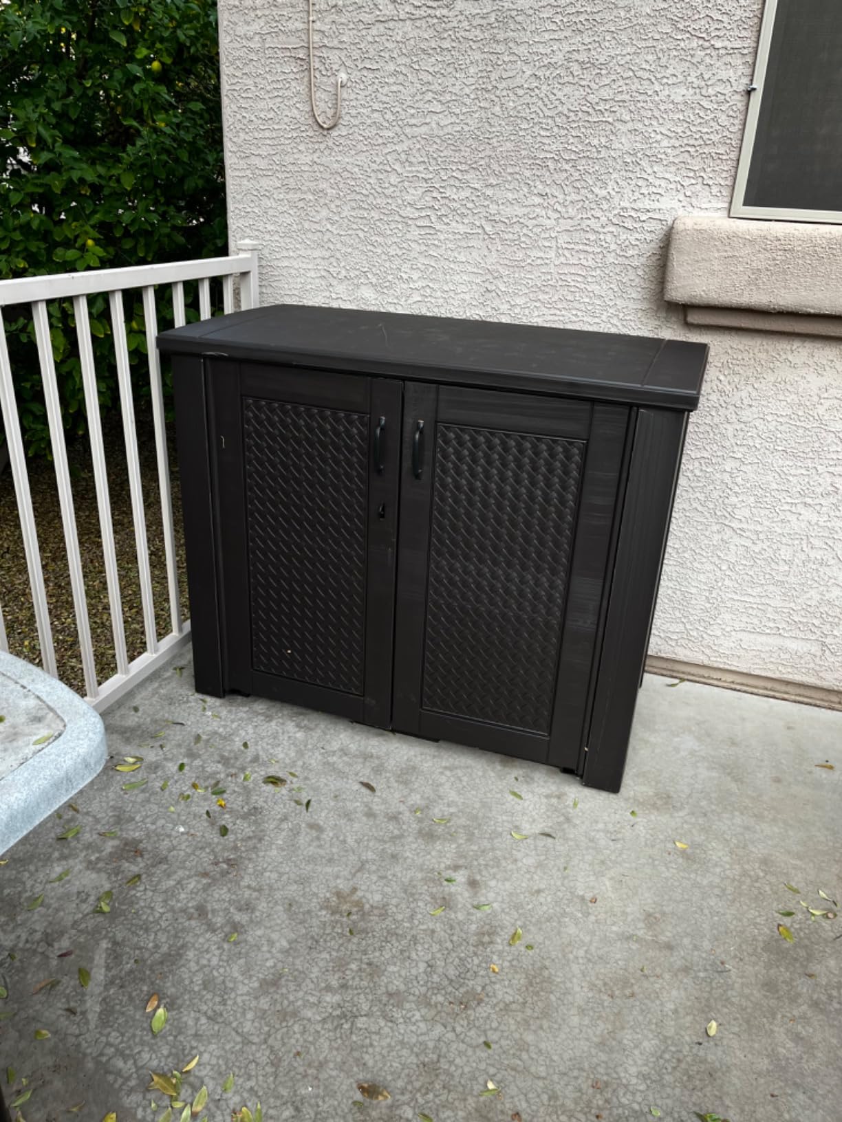 Rubbermaid Decorative Outdoor Storage Cabinet (123 Gal), Weather Resistant, Brown, Organization for Home/Backyard/Pool Chemicals/Toys/Garden Tools/Porch/Patio Cushions customer photo 2