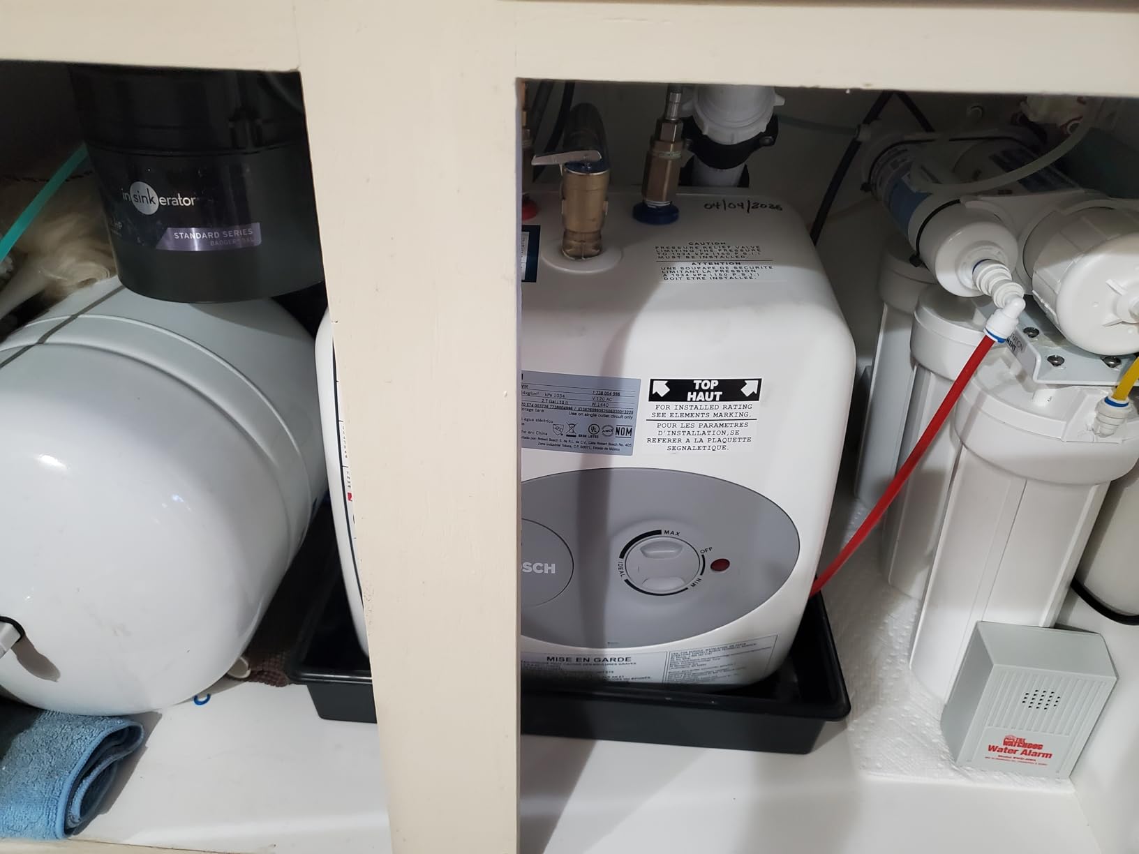 BOSCH Electric Mini-Tank Water Heater Tronic 3000 T 4-Gallon (ES4) - Eliminate Time for Hot Water - Shelf, Wall or Floor Mounted customer photo 1