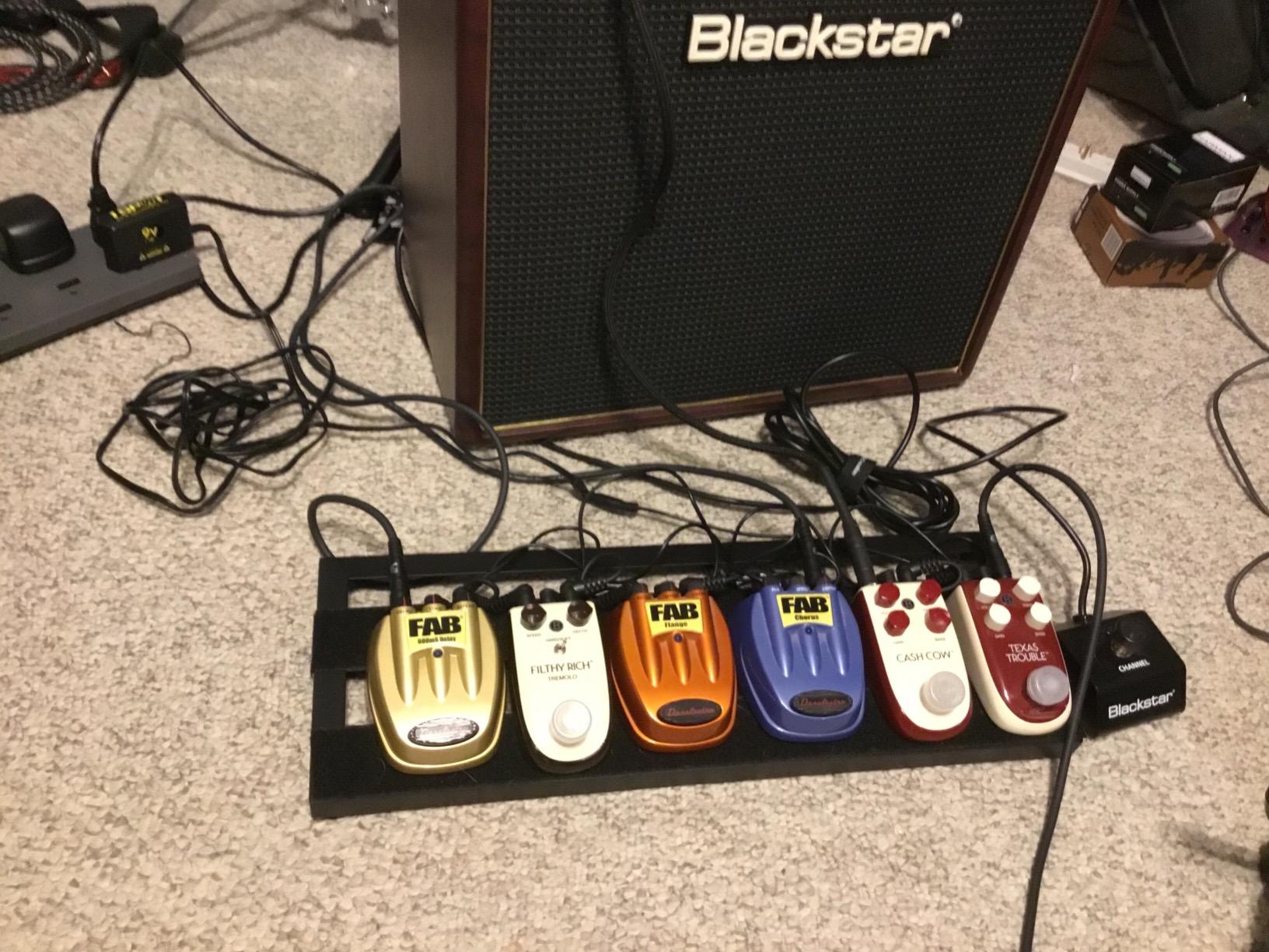 ENO Guitar Effects Pedalboard Medium with Pedals Mountain Tape & Cable Tie 20