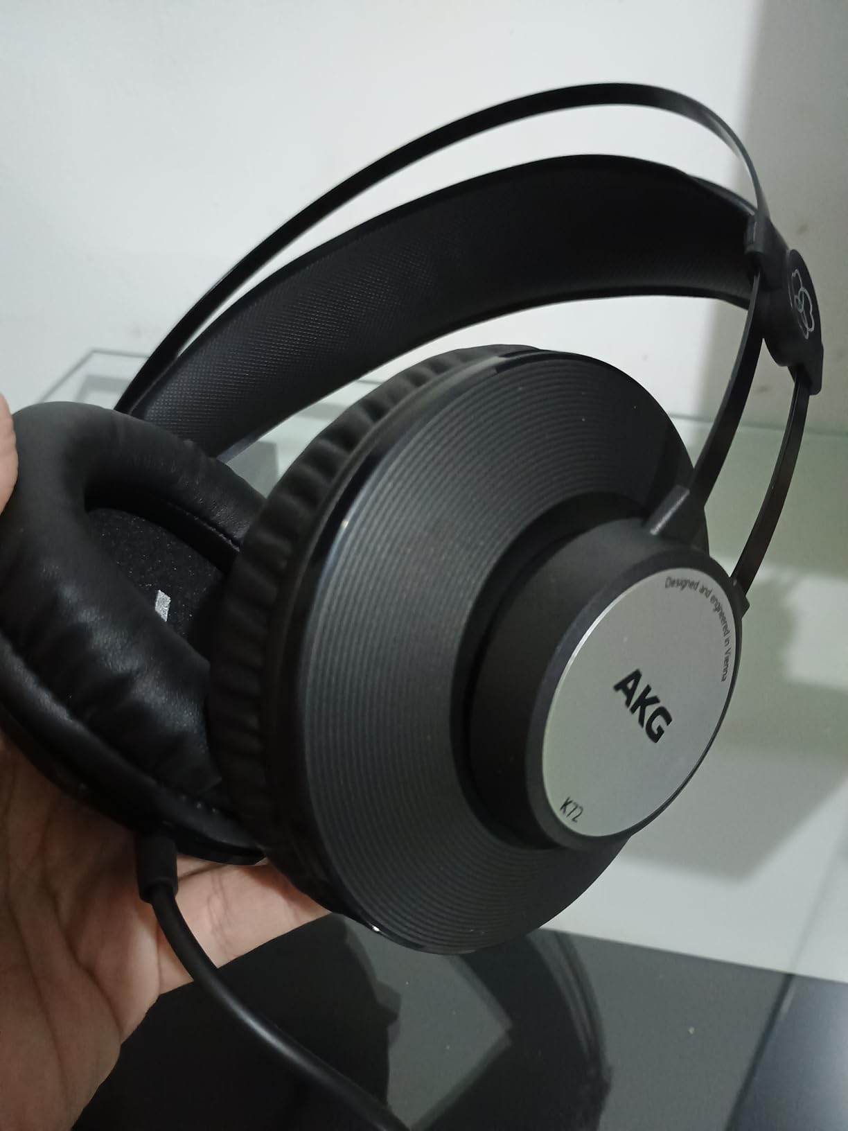 AKG Pro Audio K72 Over-Ear, Closed-Back, High-Sensitivity, High Output 40mm drivers, Studio Professional Headphone customer photo 1