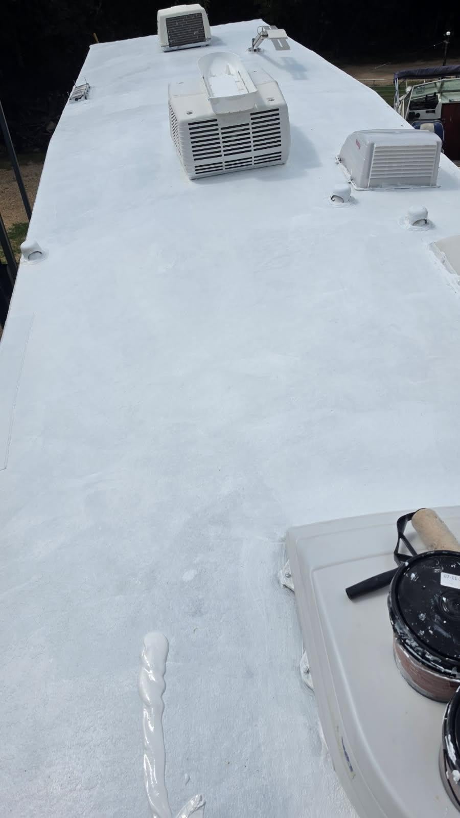 Liquid Rubber RV Roof Sealant- Professional-Grade Solar Reflective Flexible Waterproof Membrane Coating for EPDM, TPO, Fiberglass & Aluminum Camper & Travel Trailers- Brilliant White, 1 Gallon customer photo 1