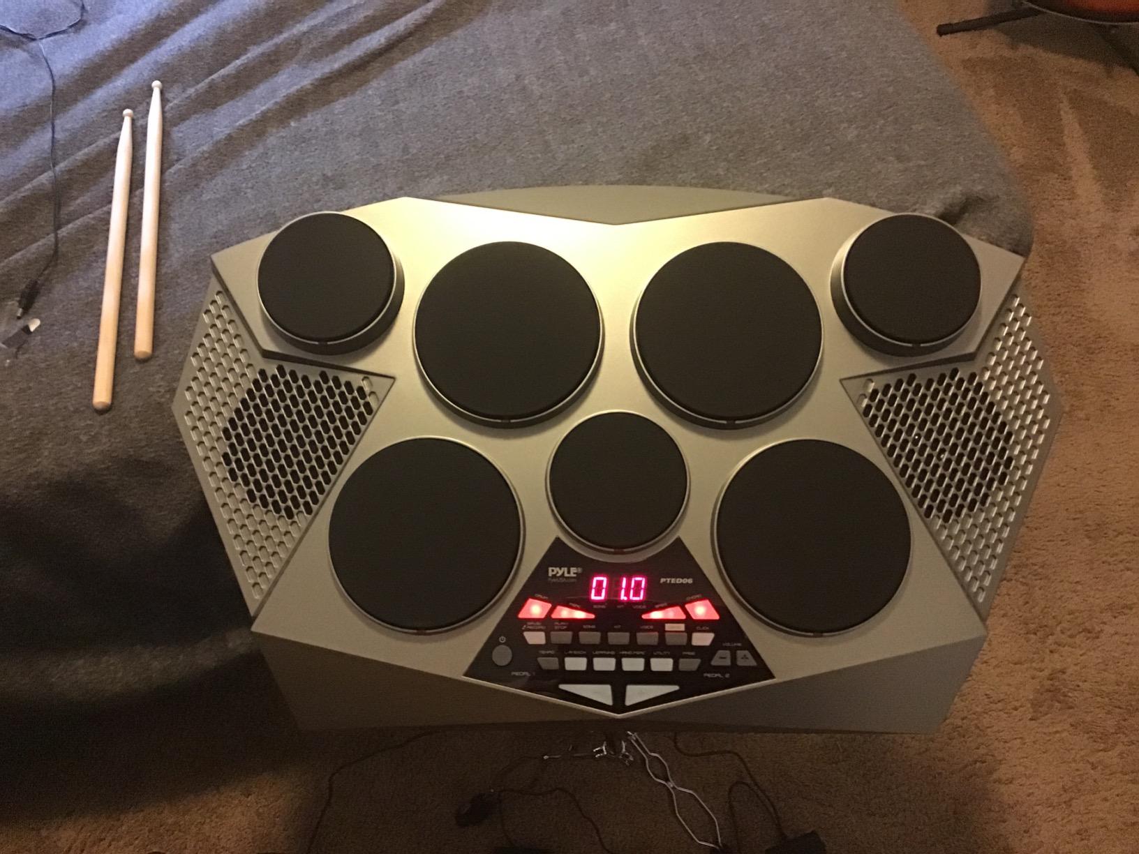 Pyle Pro Electronic Drum kit - Portable Electric Tabletop Drum Set Machine with Digital Panel, 7 Drum Pad, Hi-Hat / Kick Bass Pedal Controller USB AUX -Tom Toms, Hi-Hat, Snare Drums, Cymbals - PTED06 customer photo 2