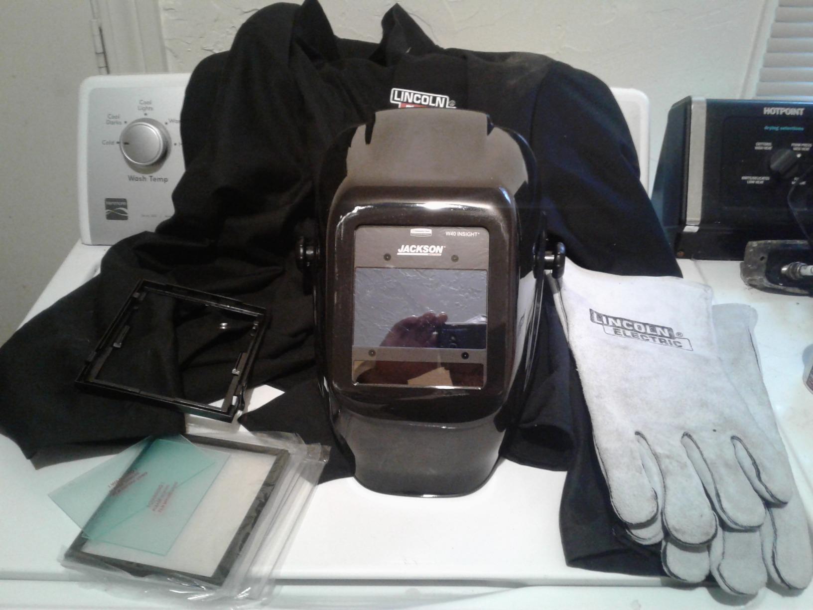 Jackson Safety Insight Auto Darkening Welding Helmet, ADF Hood - ANSI Z87.1 customer photo 2