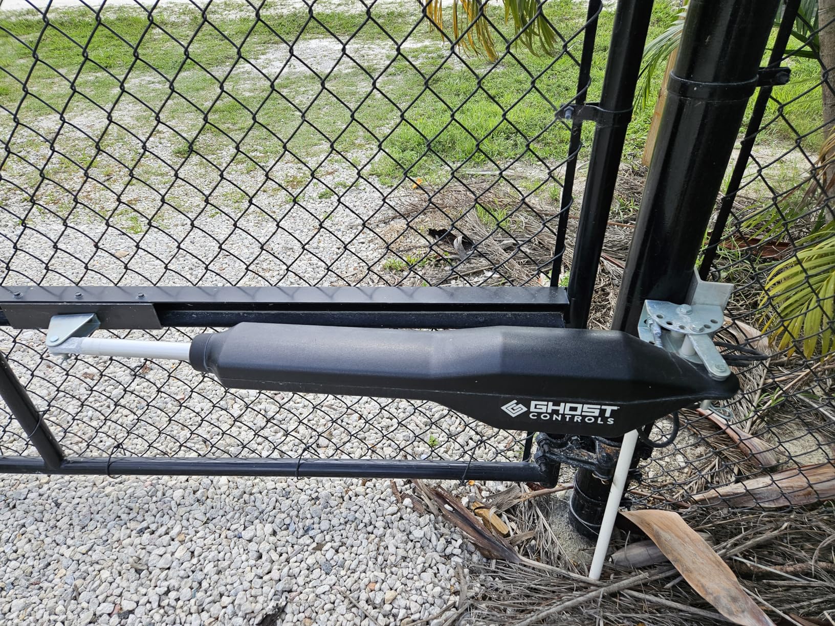 Ghost Controls TDS2XP Heavy-Duty Solar Dual Automatic Gate Opener Kit for Swing Gates Up to 20 Feet customer photo 1