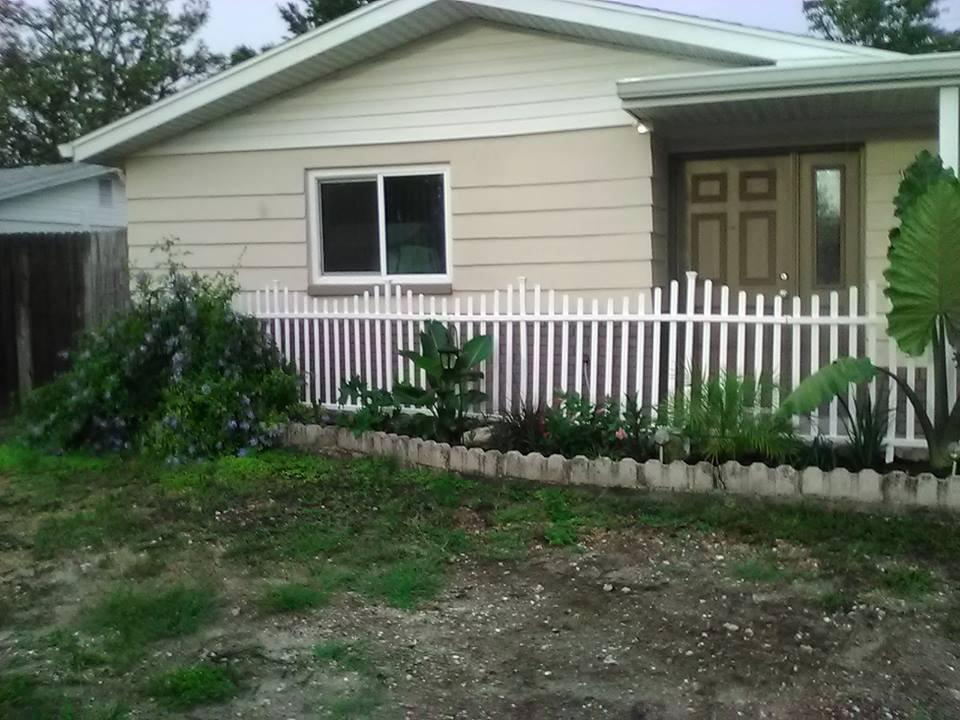 Zippity Manchester Picket Fence Panels, White Vinyl DIY No Dig Kit | 3.5ftH x 3.8ftW, 2 Panels, Outdoor Barrier for Backyard, ZP19018 customer photo 2
