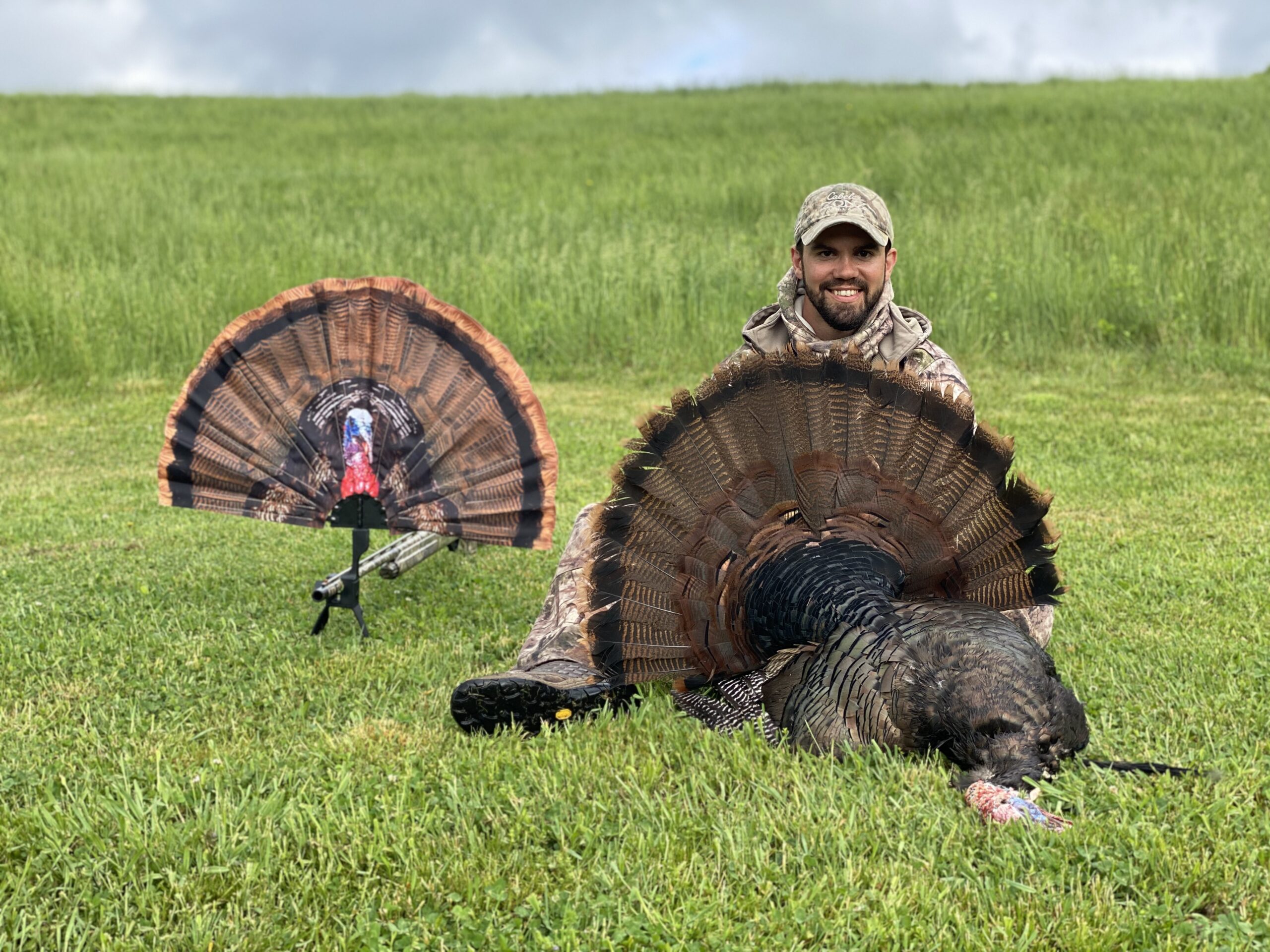 MOJO Outdoors Tail Chaser Max Realistic Turkey Fan Decoy customer photo 2