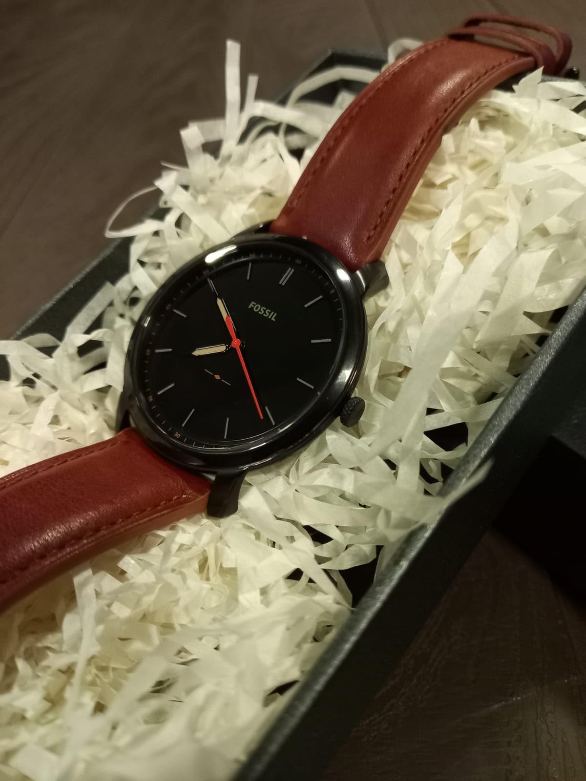 Fossil Men's Minimalist Quartz Stainless Steel Three-Hand Watch for Men customer photo 2