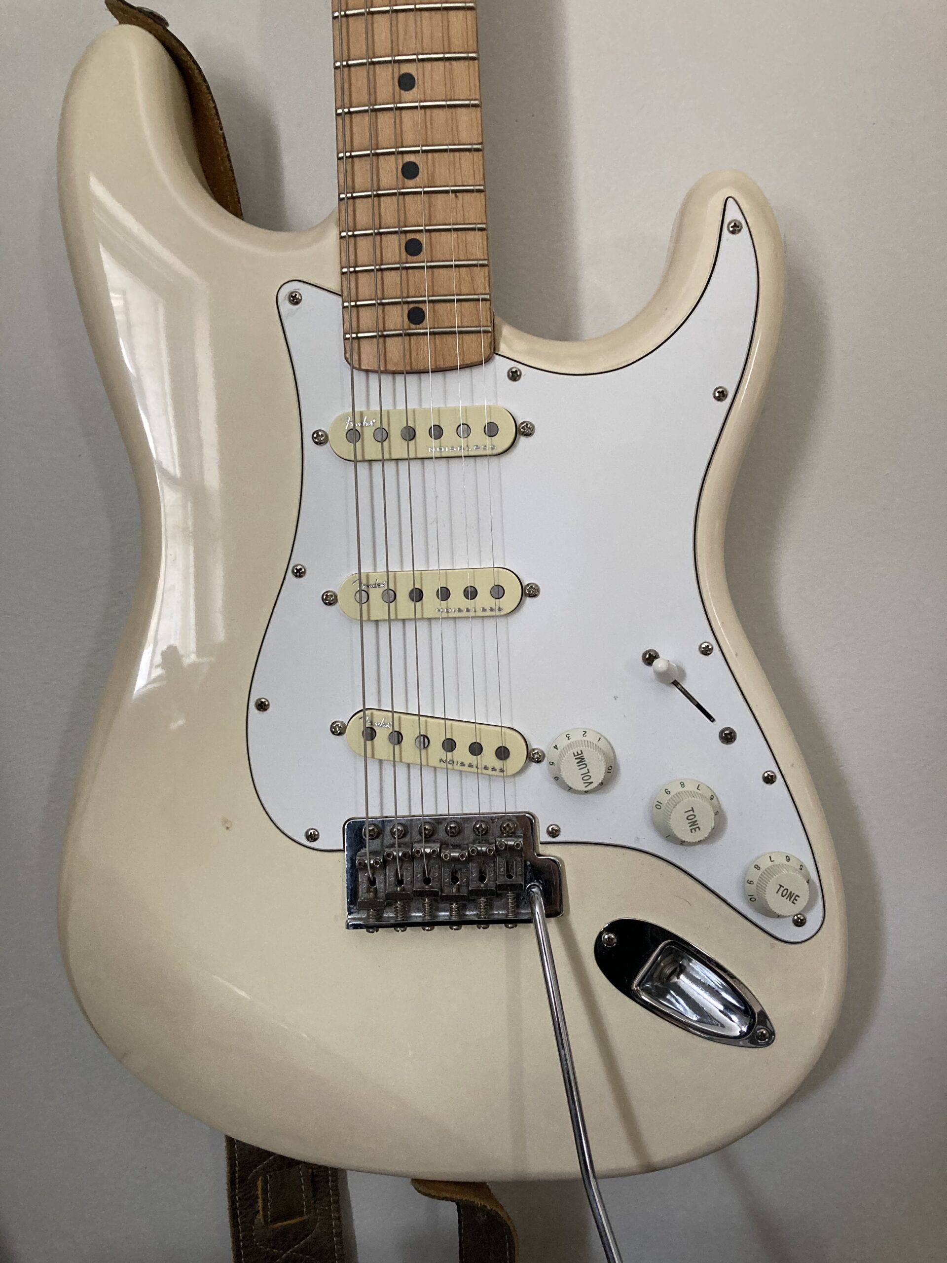 Fender Generation 4 Noiseless Stratocaster Single-Coil Pickups - Set of 3, Vintage White customer photo 2