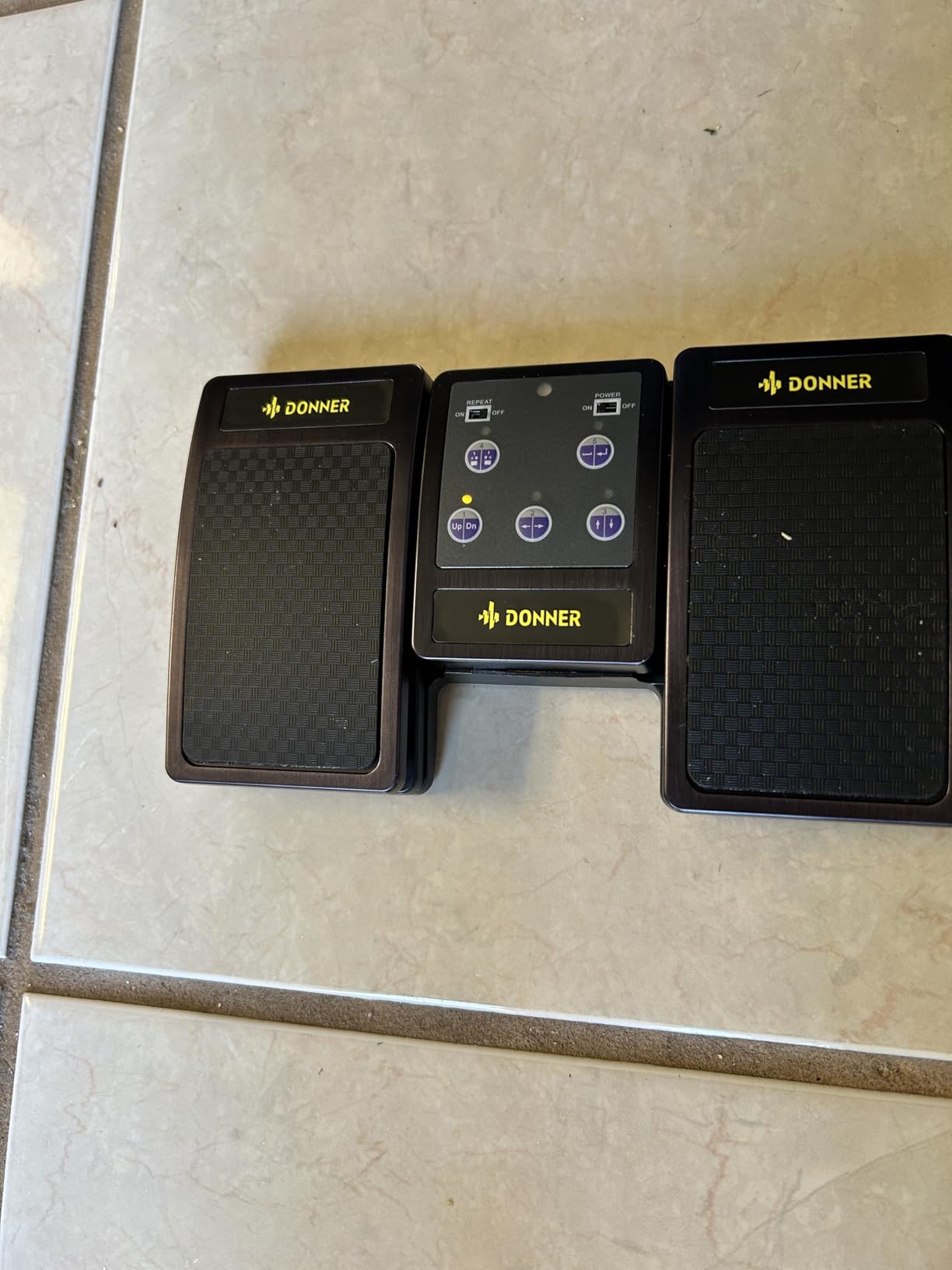 Donner Wireless Bluetooth Page Turner Pedal for iPad Tablets Phone Foot Pedal Rechargeable customer photo 1