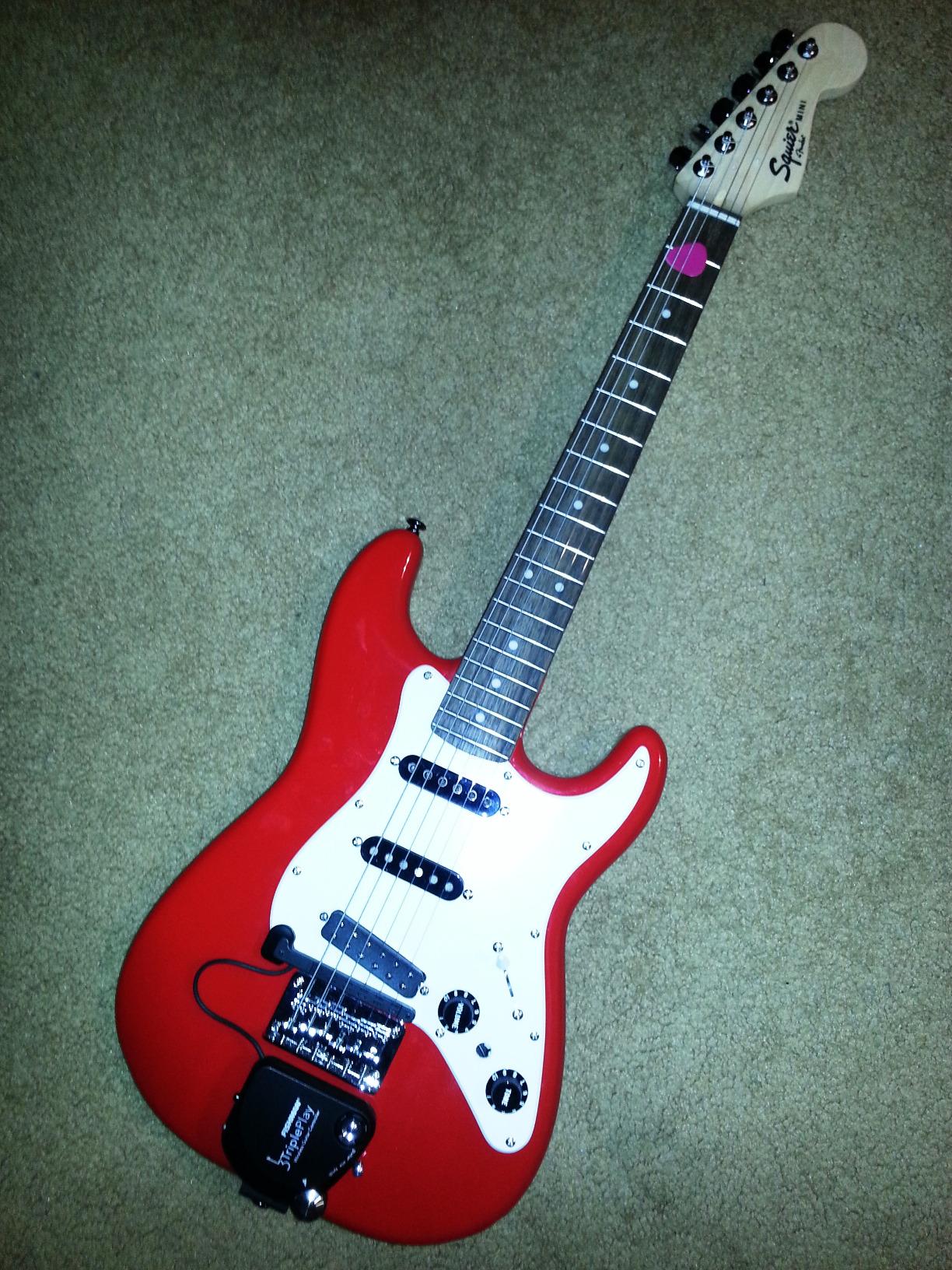 Squier by Fender Mini Strat - Rosewood Fingerboard - Black customer photo 1