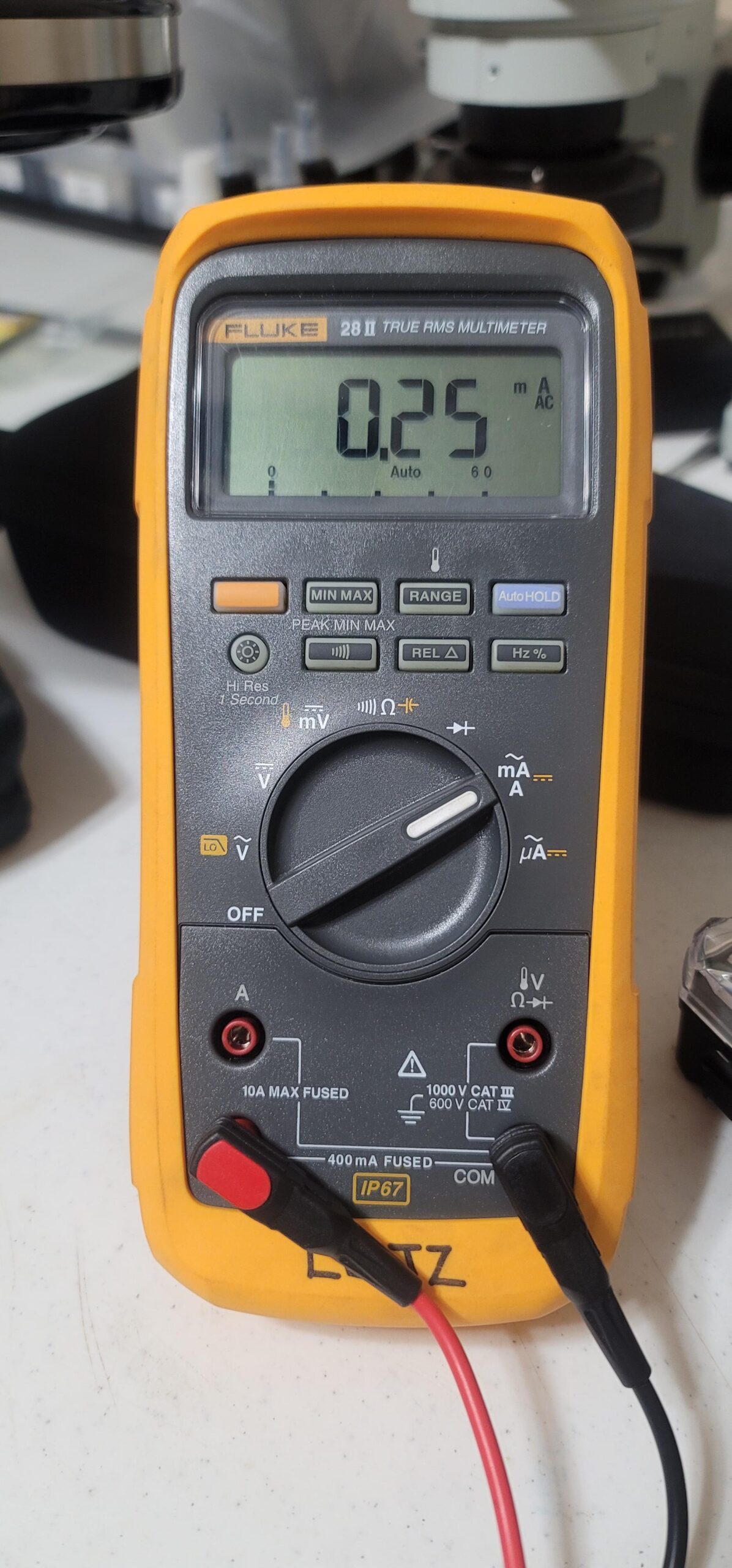 Klein Tools CL900 Digital Clamp Meter, Auto Ranging TRMS, AC/DC Voltage/Current, 2000A, LoZ, Continuity, Frequency, NCVT, Temp, More, 1000V customer photo 1
