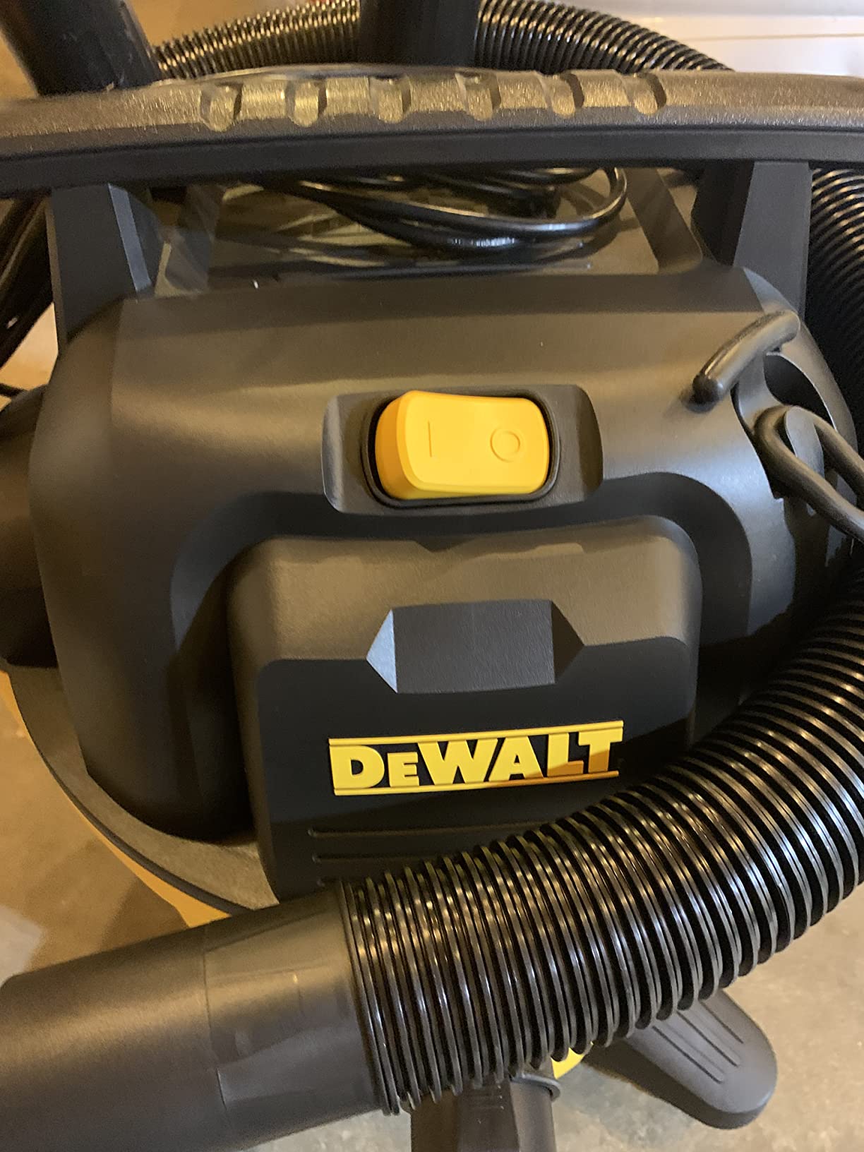 DEWALT 12 Gallon Poly Wet/Dry Vac, 5.5 HP Shop Vacuum Wet Vacuum Cleaner for Workshop, Jobsite, Commercial Area, Large Pick-Up Capacity, Yellow, DXV12P customer photo 2