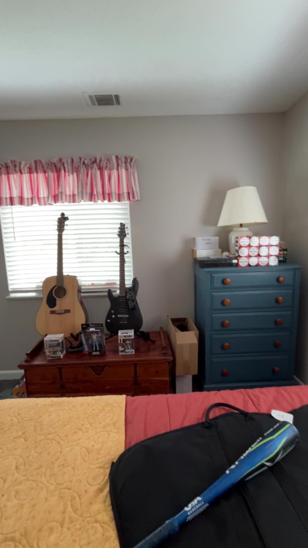 Fender Left-Handed Acoustic Guitar, CD-60S, Dreadnought Classic Design with Walnut Fingerboard, Mahogany Construction customer photo 1