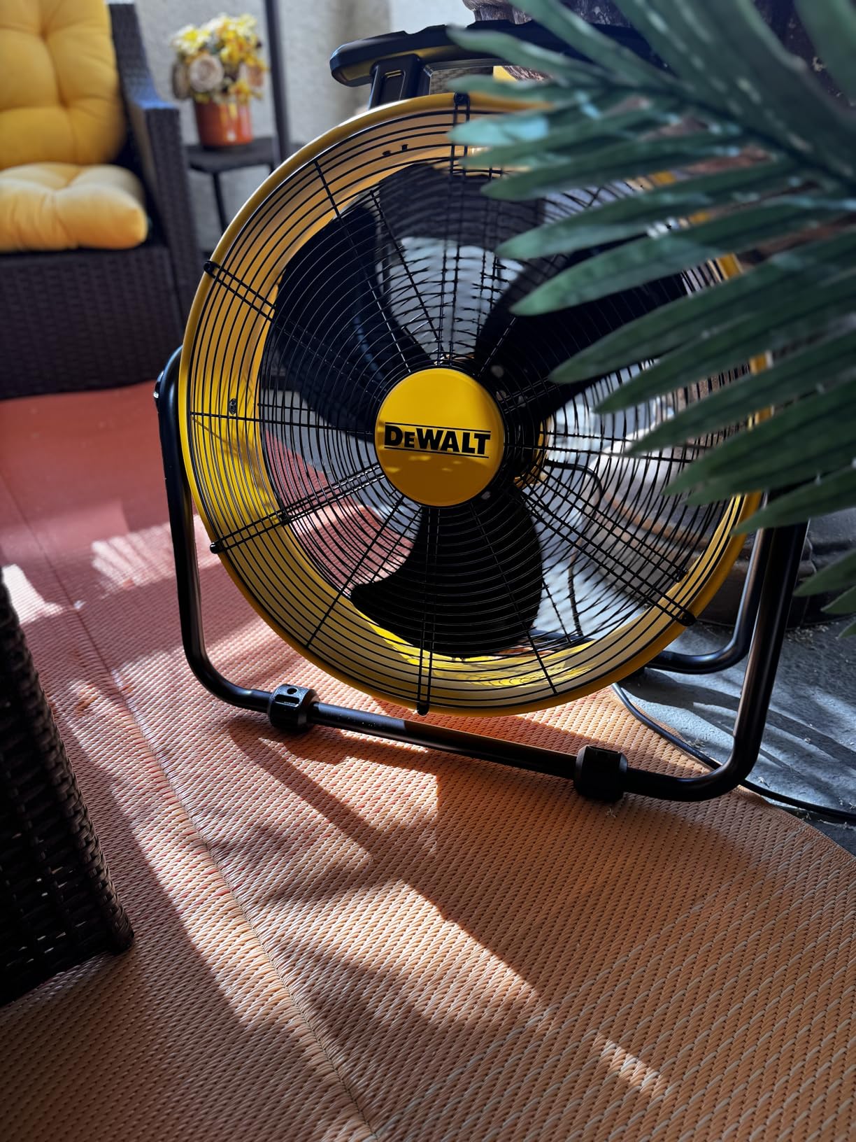 DEWALT 20 Inch Floor Fan, 180° Adjustable Tilting Drum Fan DXF2042 | High Velocity Fan with 3-Speed for Cooling Portable Metal Industrial fan for Shop/Garage/Gym/Patio/Warehouse Yellow customer photo 2