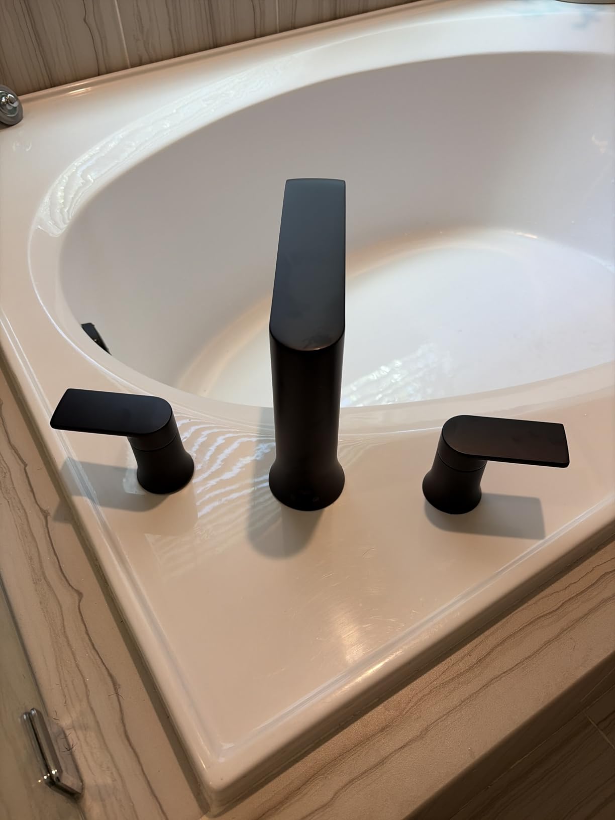 Moen Genta LX Two-Handle Deck Mounted Roman Tub Faucet, Widespread Modern Bathtub Set for Soaking Tub, Valve Required, Matte Black, T908BL customer photo 2