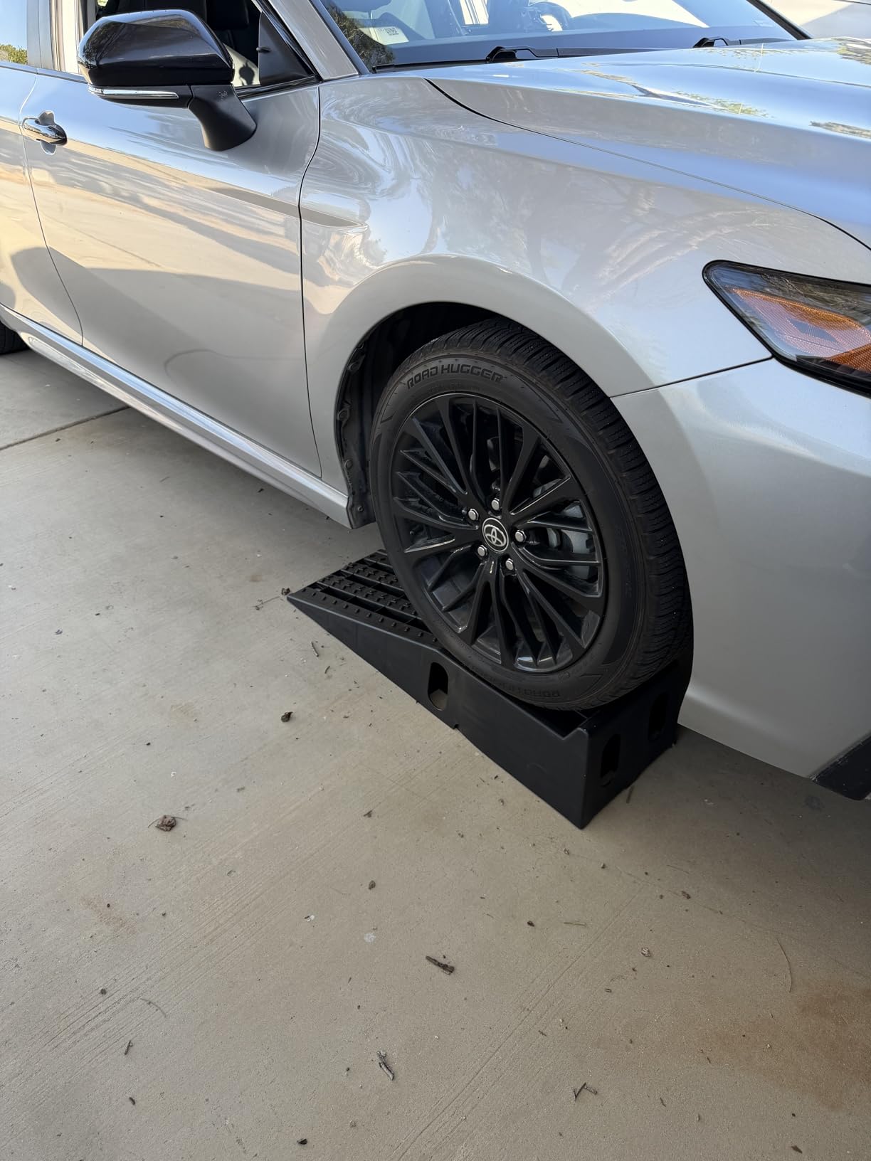 Ironton Car Ramps 12000 Lb GVW Set of 2, High-Impact Poly Vehicle Ramps 6000 Lb Each, 35.5 in. L x 12 in. W x 8.5 in. H, Non-Skid Tread and Rubber Feet, for Cars, SUVs, Trucks and Vans customer photo 1