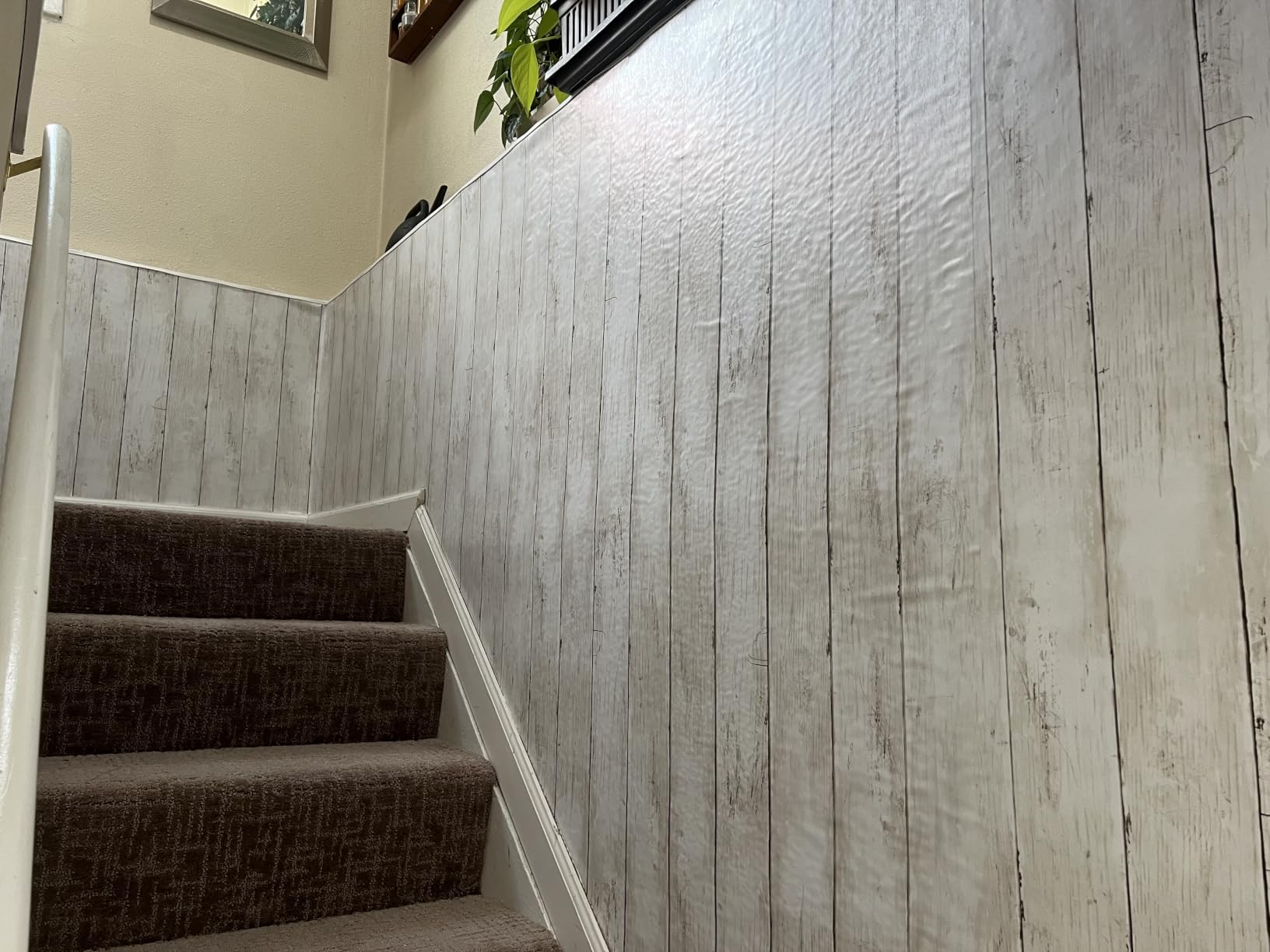 CiCiwind Peel and Stick Wallpaper Wood Contact Paper White Shiplap Wall Paper Peel and Stick Modern Rustic Wood Removable Waterproof Self Adhesive Wallpapers for Cabinets Bedroom Bathroom 78.7