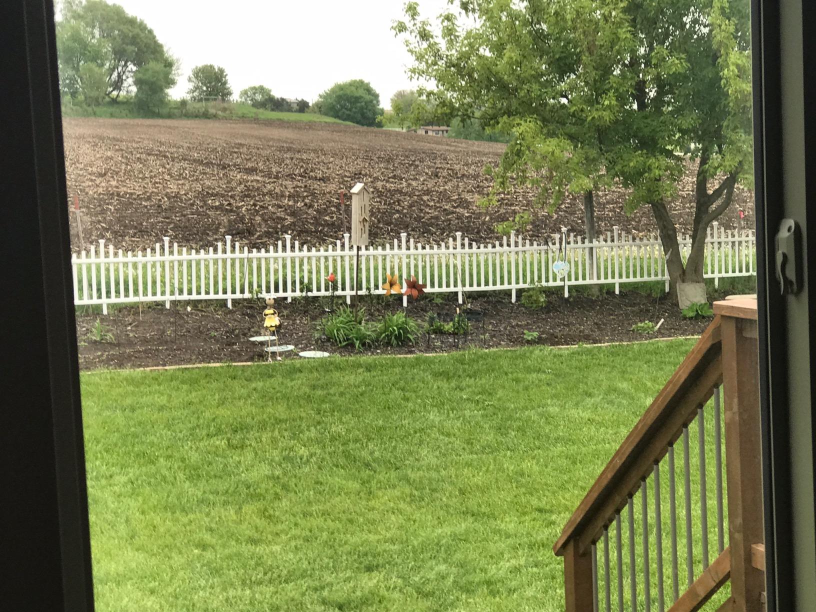 Zippity Baskenridge Picket Fence Panels, White Vinyl DIY No Dig Kit | 3ftH x 3.5ftW, 2 Panels, Garden Border Yard Fencing, ZP19037 customer photo 1