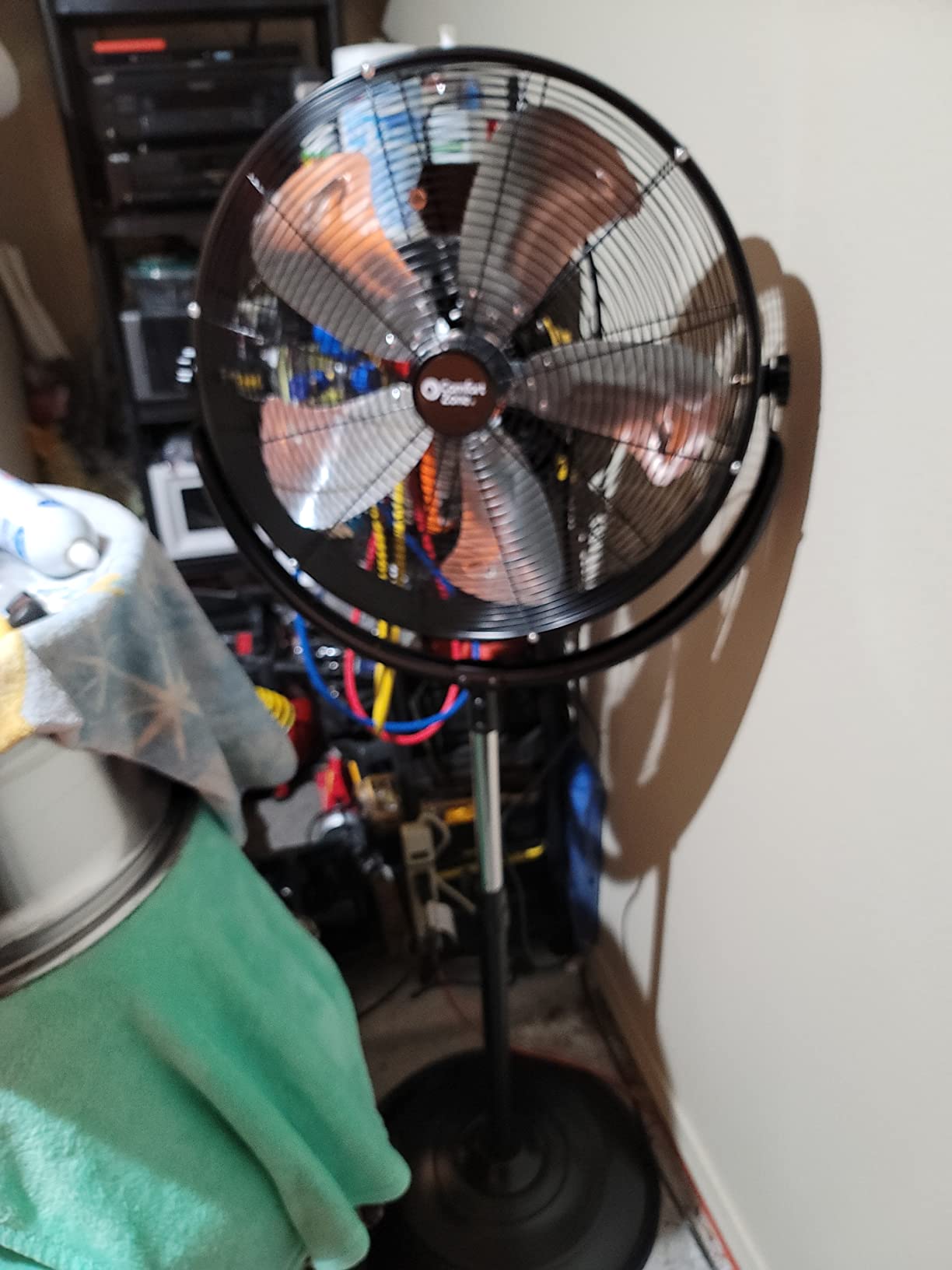 Comfort Zone 20-Inch High-Velocity Industrial Pedestal Fan - Heavy-Duty All-Metal Shop Fan with Aluminum Blades, 3-Speed Slim Profile Stand Fan, 180° Tilt & Adjustable Height for Garage or Warehouse customer photo 1