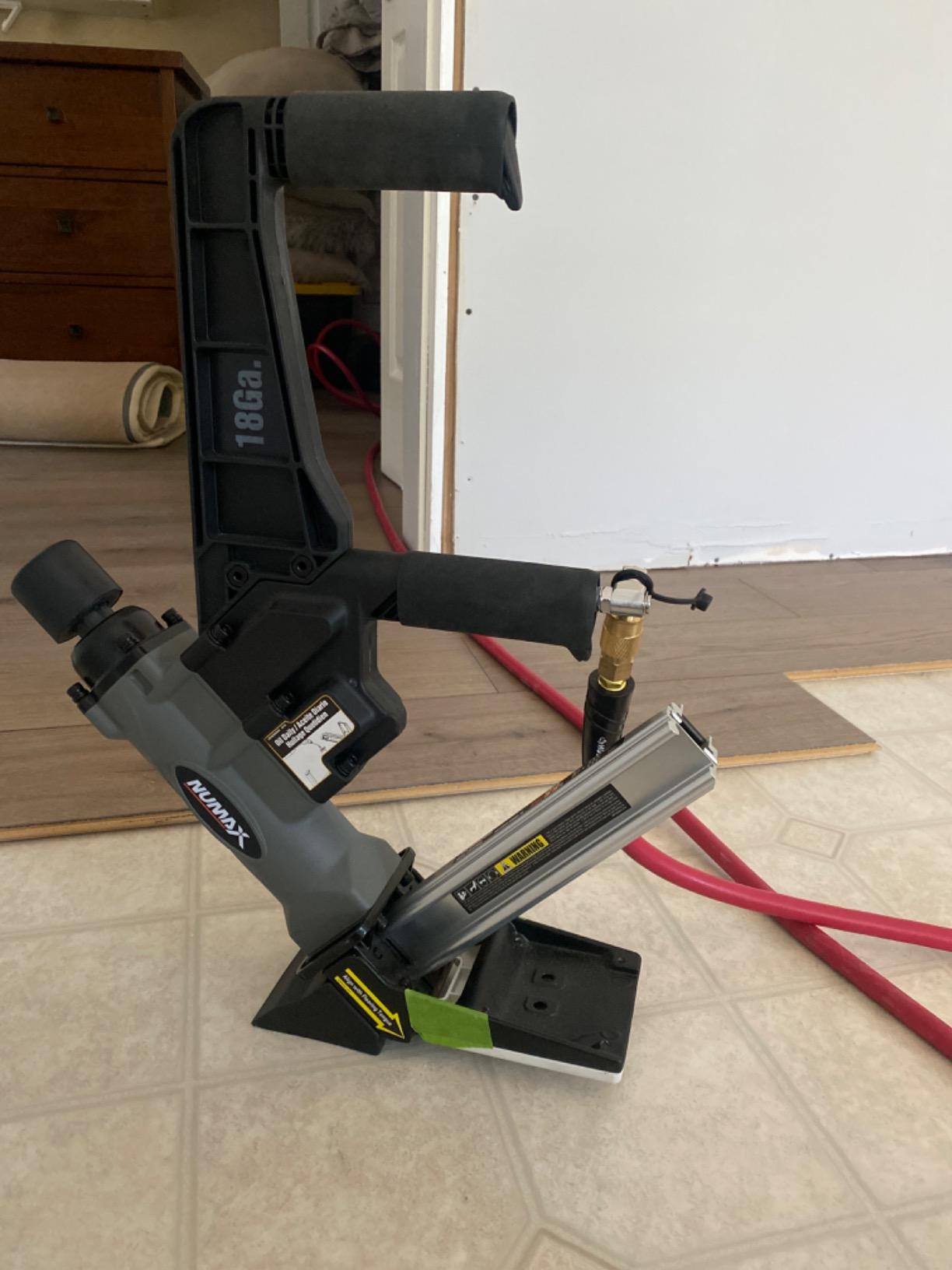 NuMax S18GLCNDH Pneumatic 18-Gauge 1-3/4