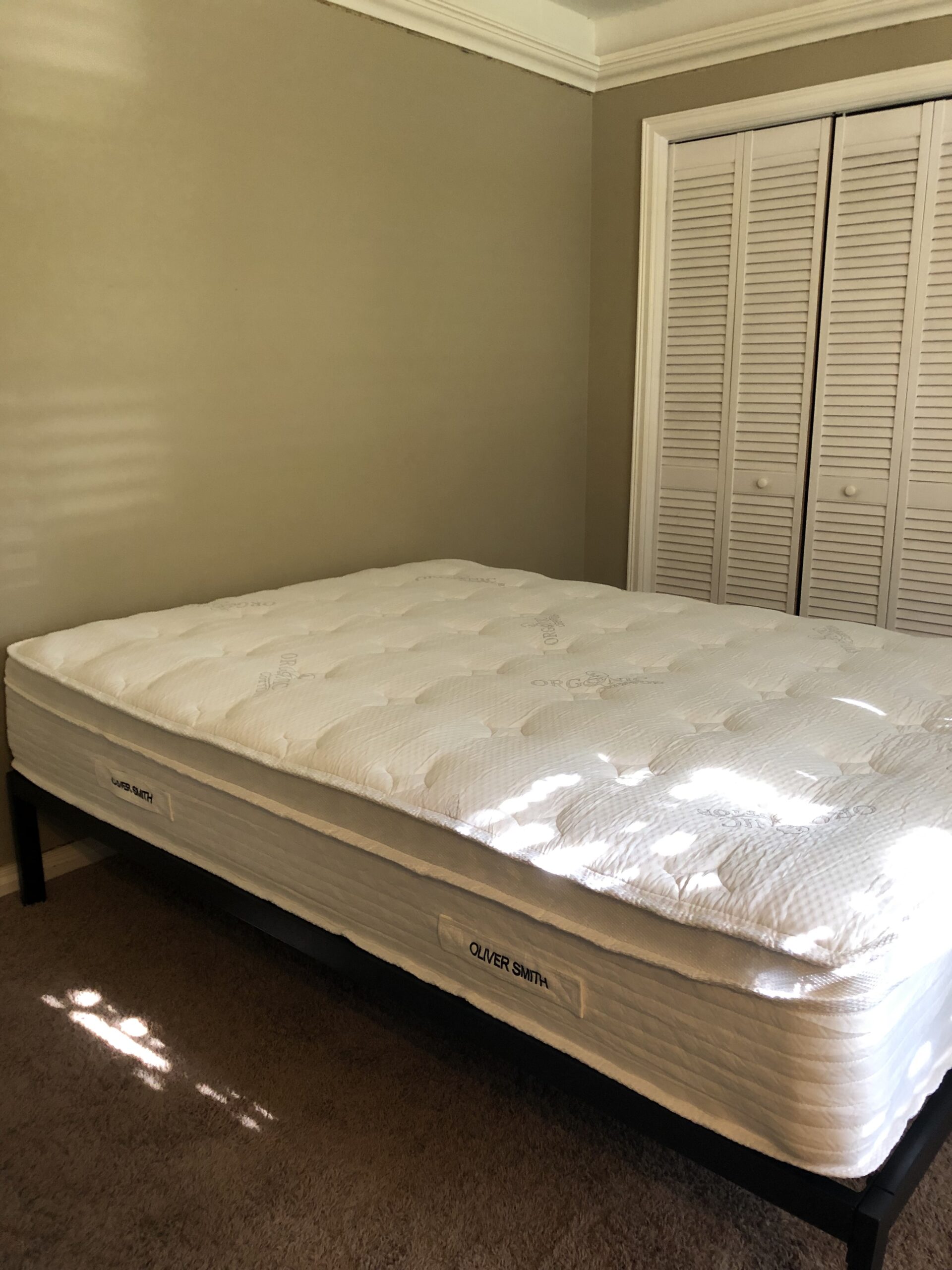 Smith & Oliver Organic Cotton - 12 Inch - Deluxe Sleep - Plush Euro Pillow Top - Cool Memory Foam & Pocket Spring Mattress - Green Foam Certified - Queen customer photo 2