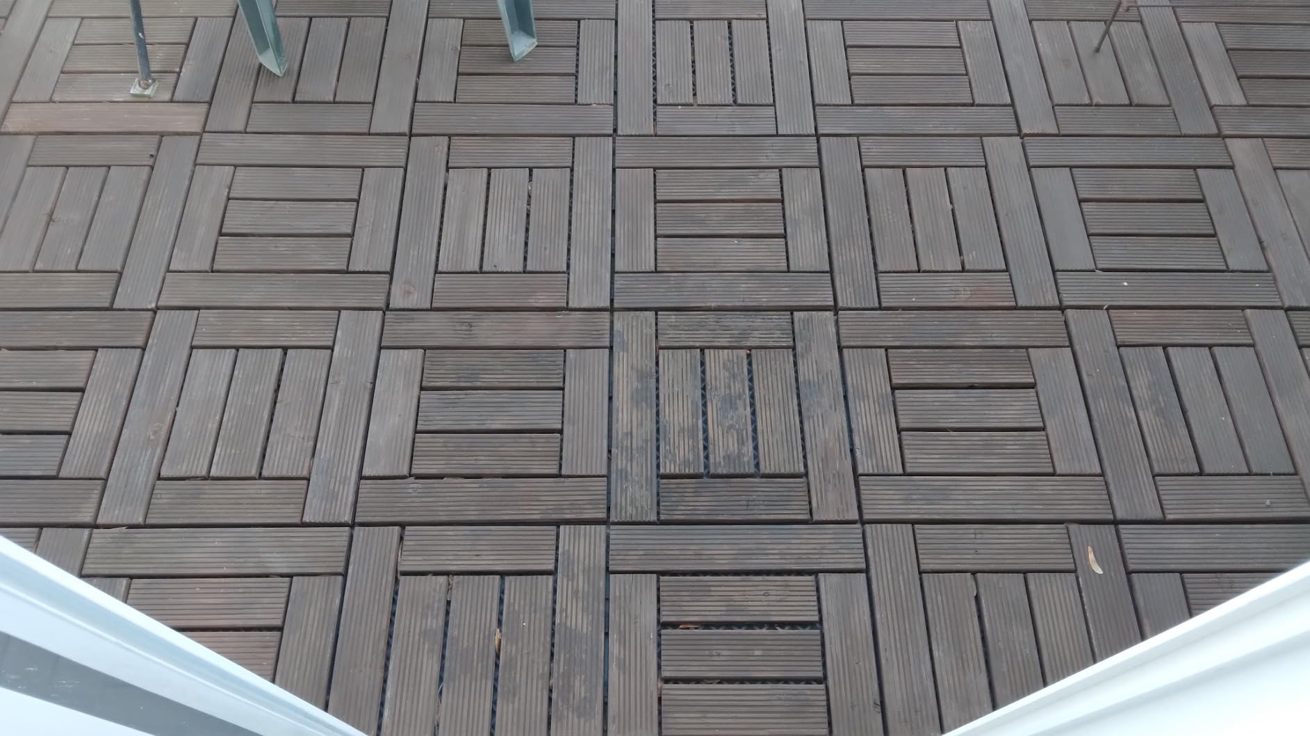 Yaheetech 27PCS Patio Floor Tiles Outdoor Interlocking Deck 12 x 12in, Brown - Waterproof Decking, All-Weather Interlocking Tiles customer photo 1