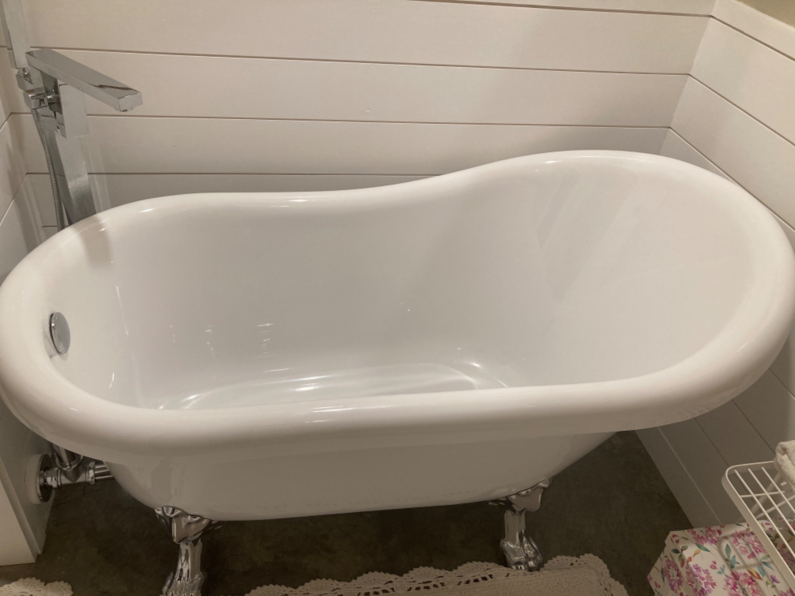 WOODBRIDGE CLAWFOOT TUB, 54