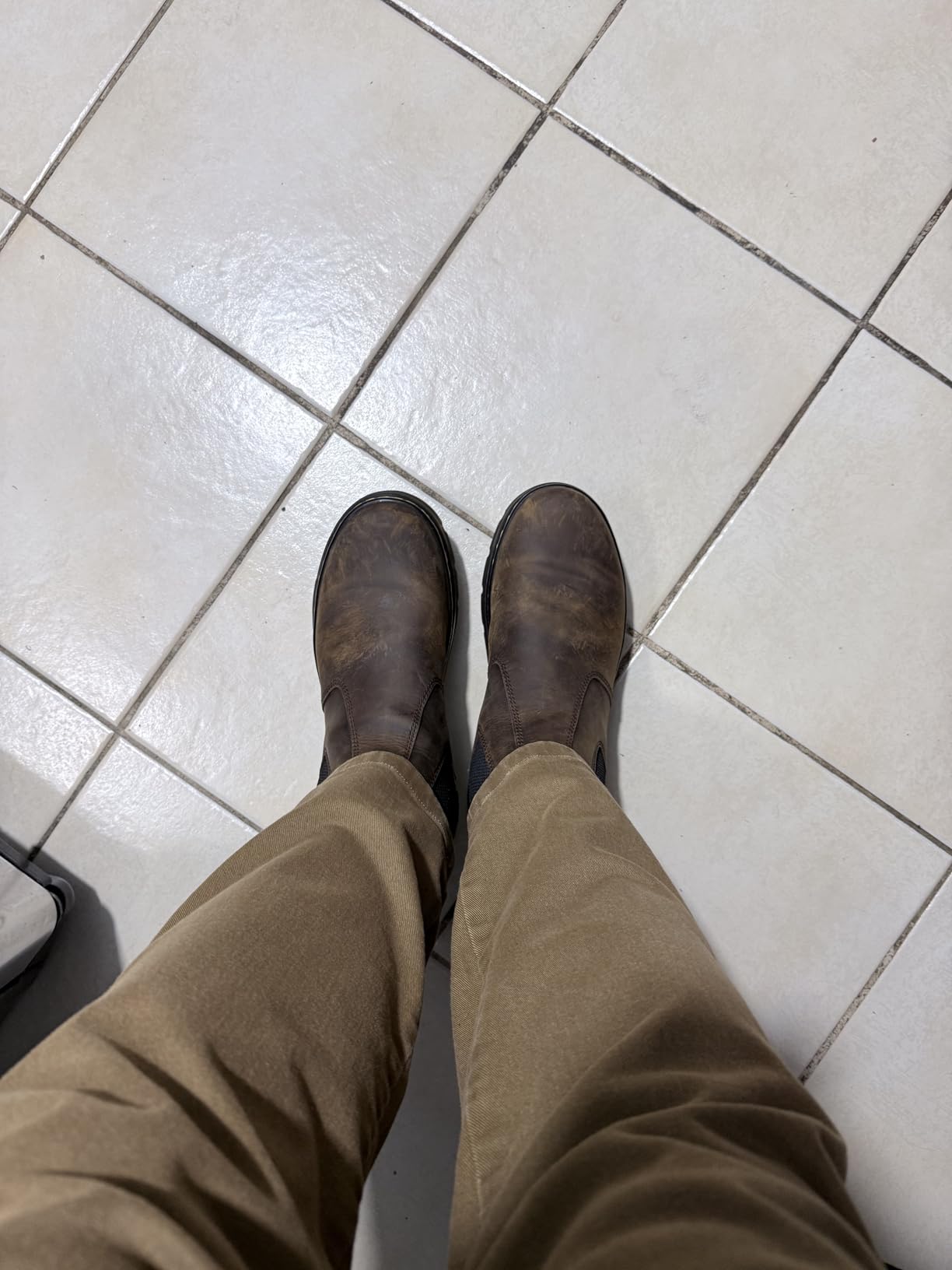 unisex-adult Embury Leather Chelsea Boot customer photo 2