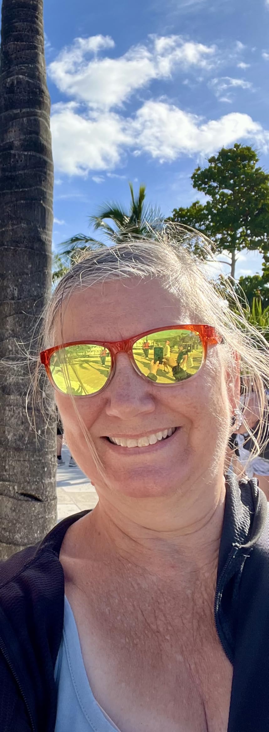 Tifosi Swank Sport Sunglasses - Tangle Free - Ideal For Cycling, Golf, Hiking, Pickleball, Running and Great Lifestyle Look customer photo 2
