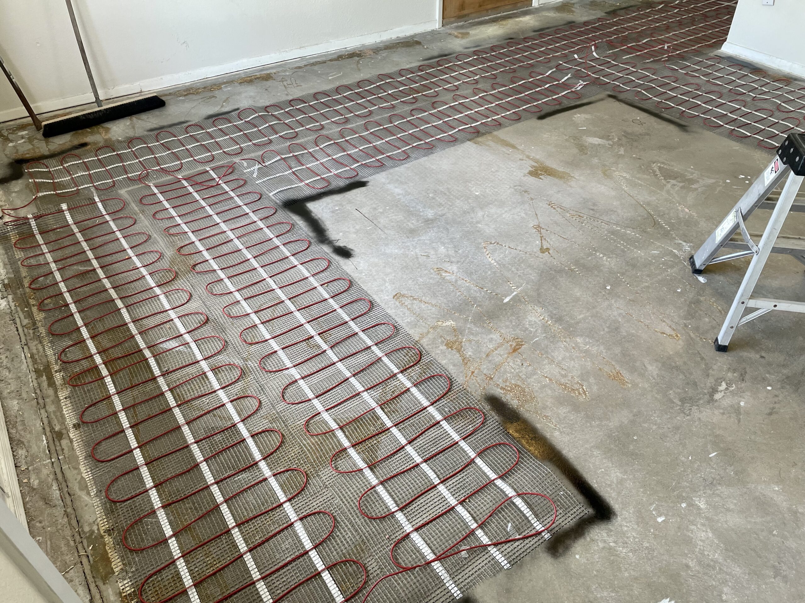 LuxHeat 45 sqft Heated Floor System, Prog Thermostat - 120V Floor Heat Mat | 20in x 27.4ft Self-adhesive Mat, Alarm, UDG 7-Day Prog T/Stat w/ GFCI, Sensor | Underfloor Heating For Bathroom, Tile & More customer photo 1